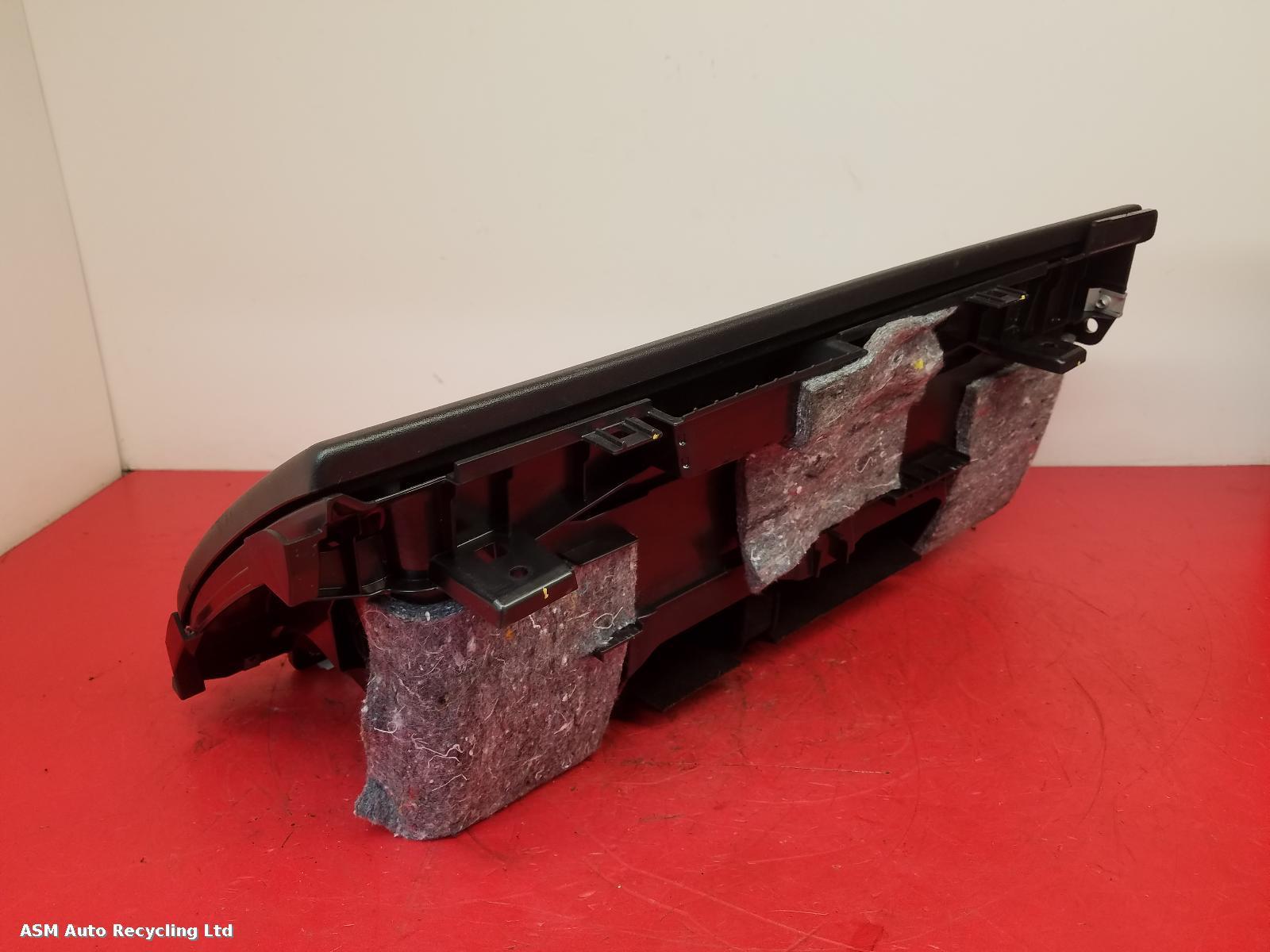View Auto part Glove Box Land Rover Discovery 2017