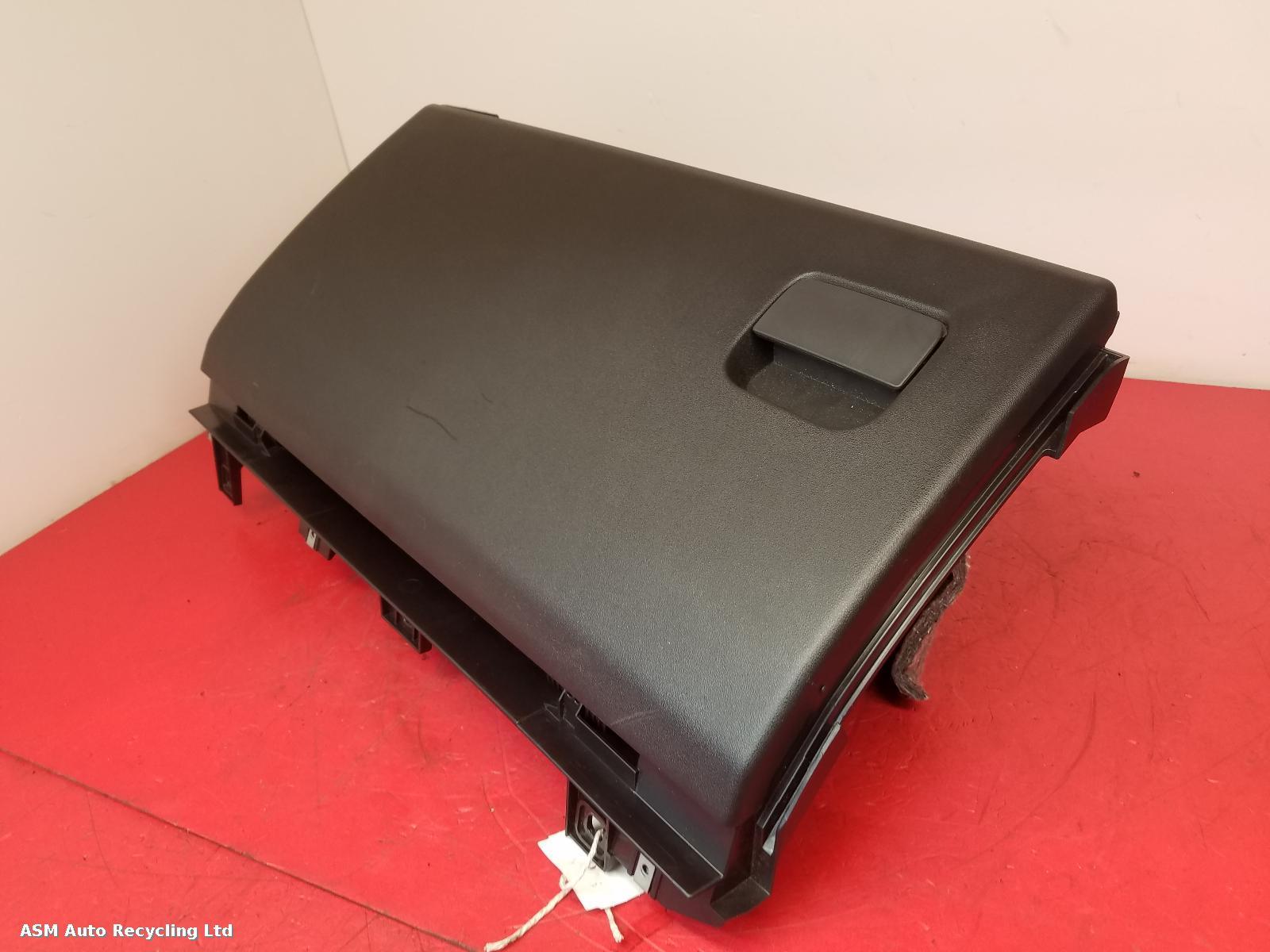 View Auto part Glove Box Land Rover Discovery 2017