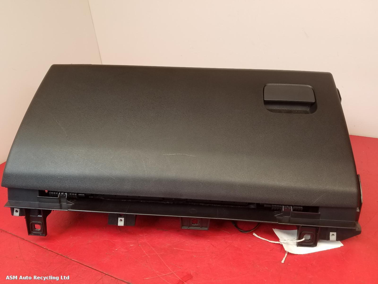 View Auto part Glove Box Land Rover Discovery 2017