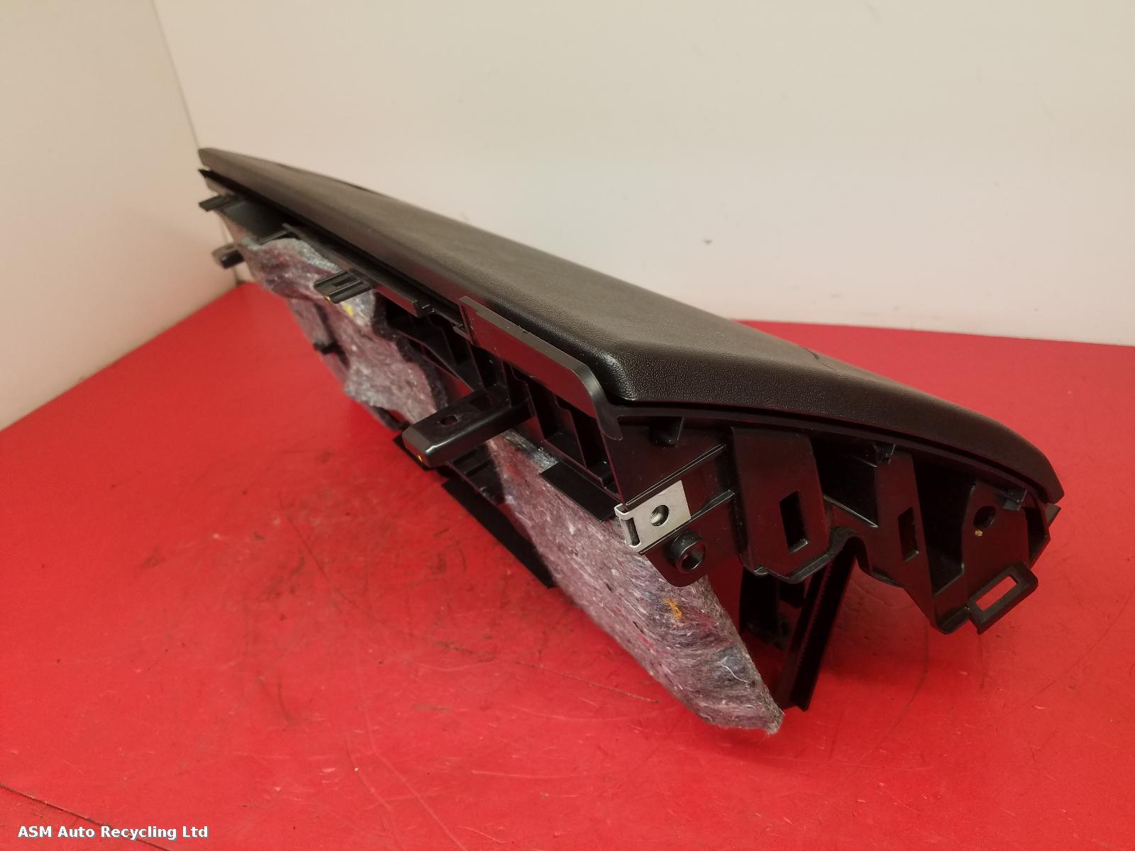 View Auto part Glove Box Land Rover Discovery 2017