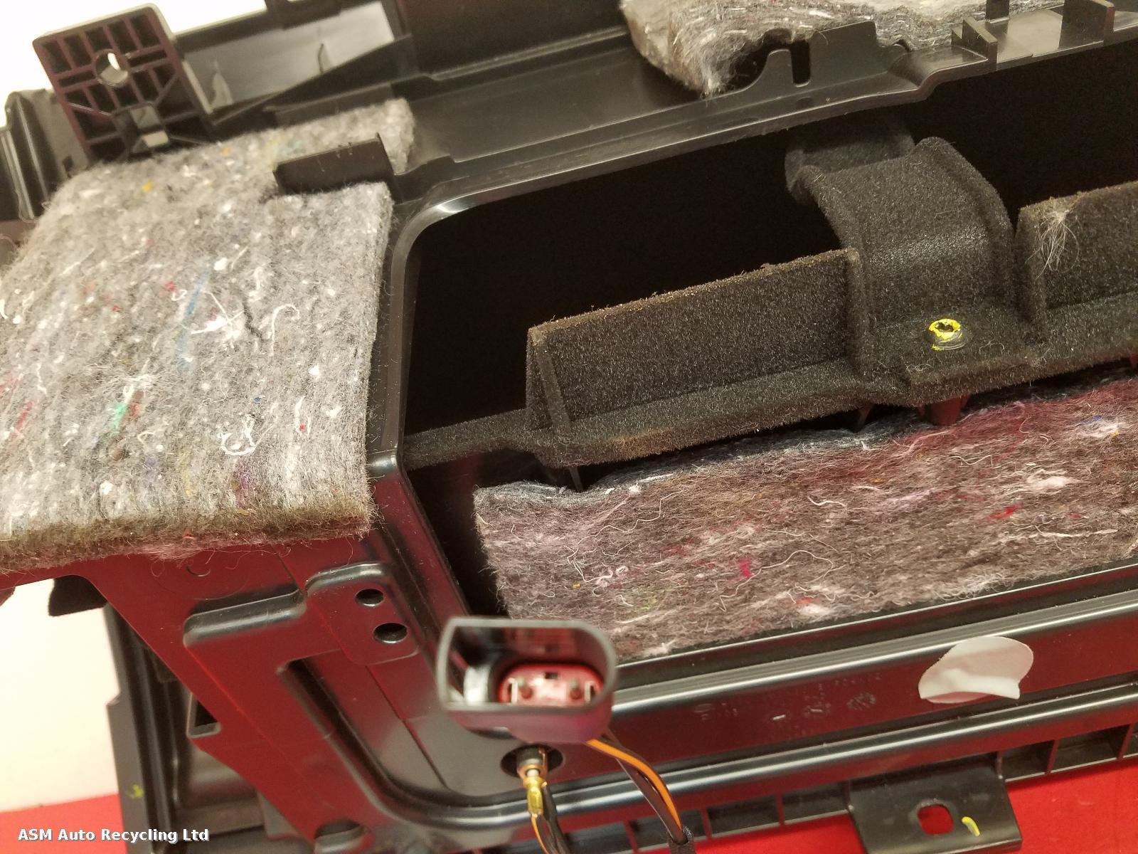 View Auto part Glove Box Land Rover Discovery 2017