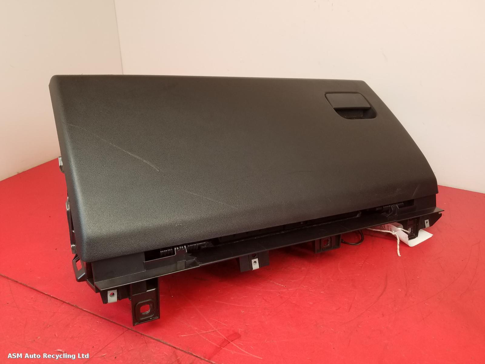 View Auto part Glove Box Land Rover Discovery 2017