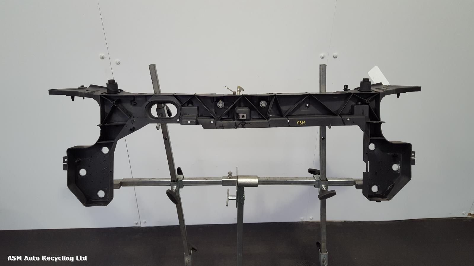 View Auto part Front Panel Renault Clio 2008