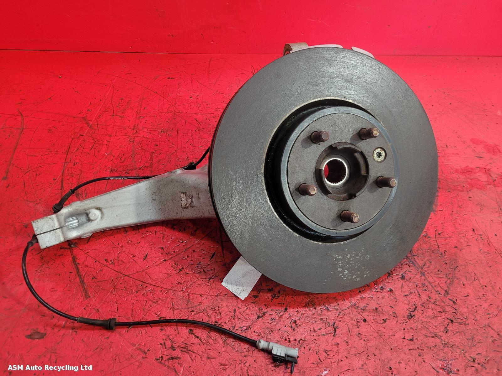 View Auto part RF Hub/Stub Axle Assembly Land Rover Range Rover Sport 2020