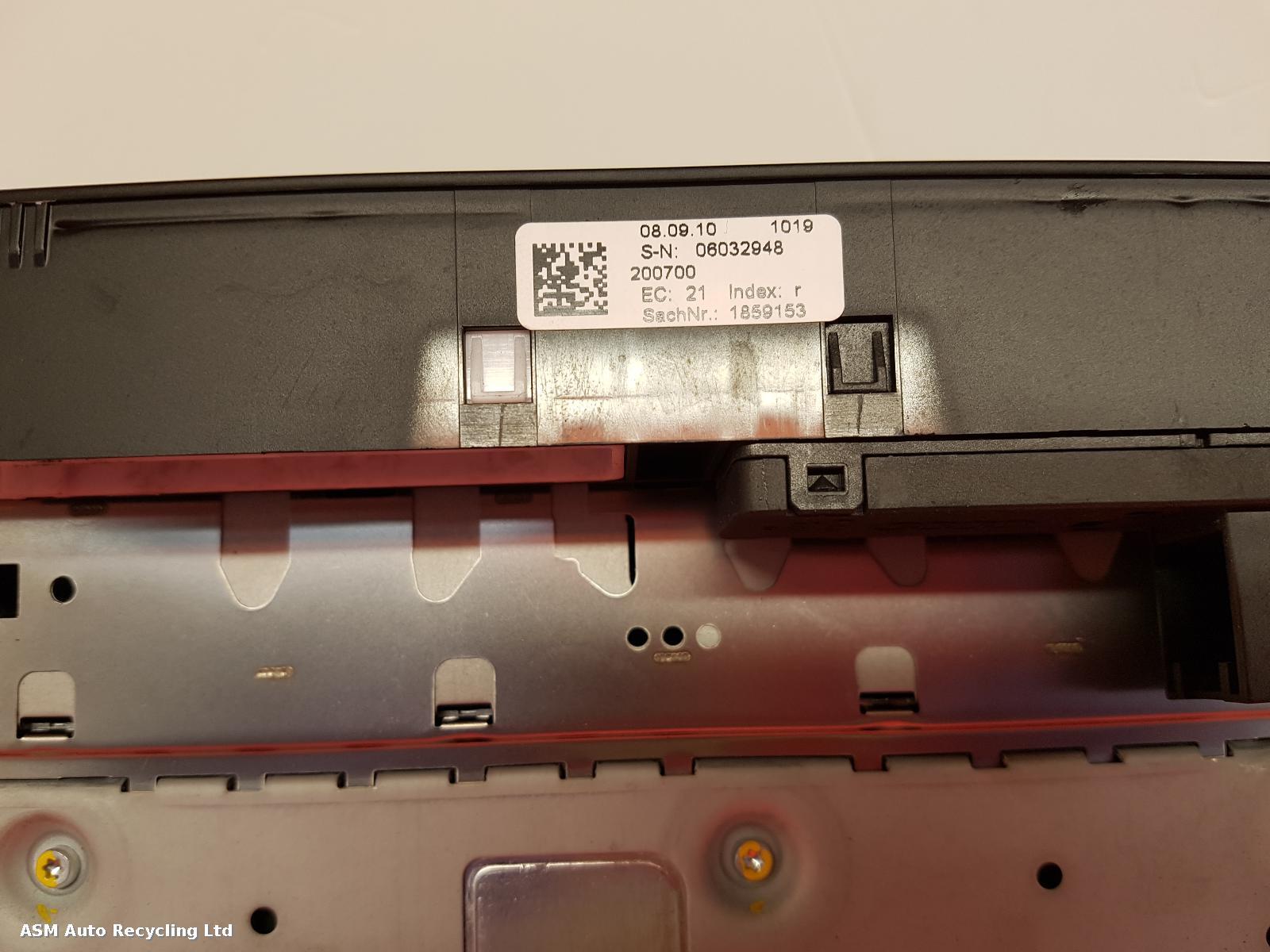View Auto part CD Changer Audi A4 2011