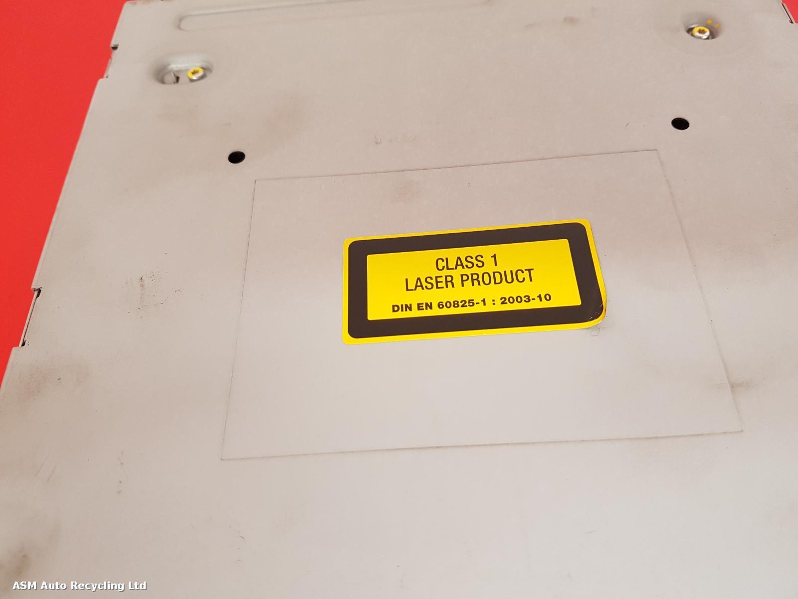View Auto part CD Changer Audi A4 2011