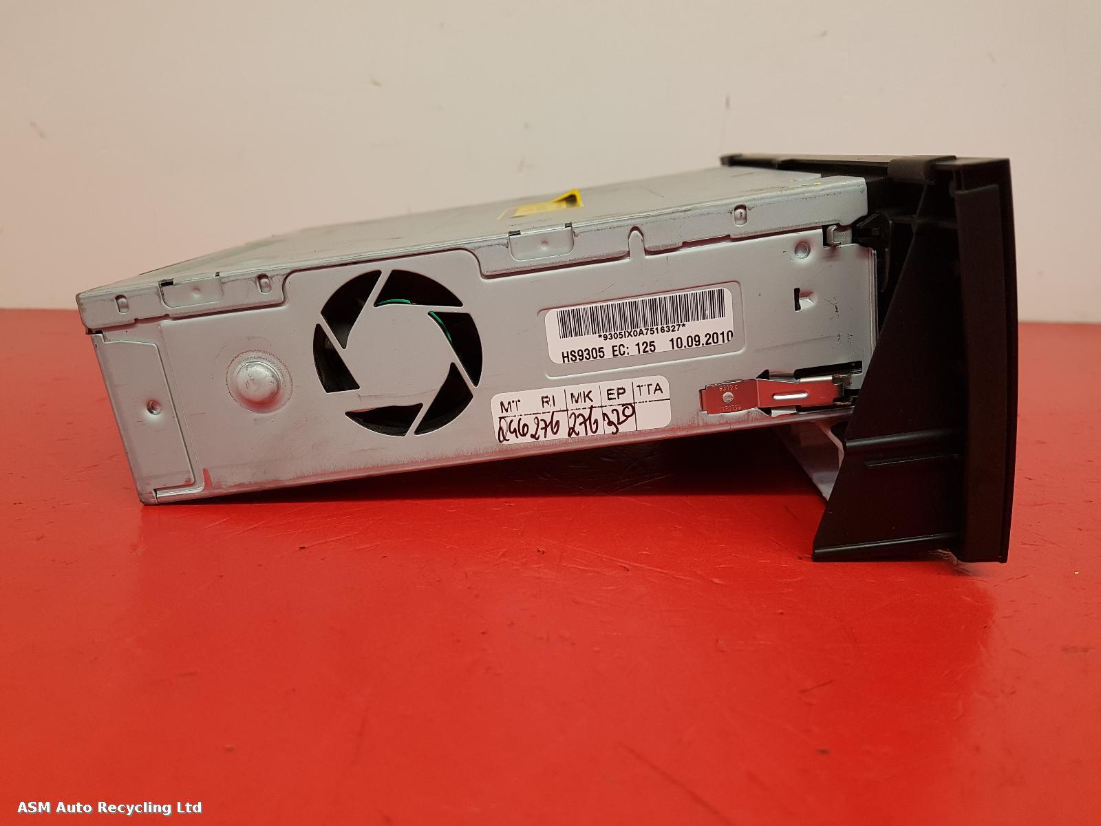 View Auto part CD Changer Audi A4 2011