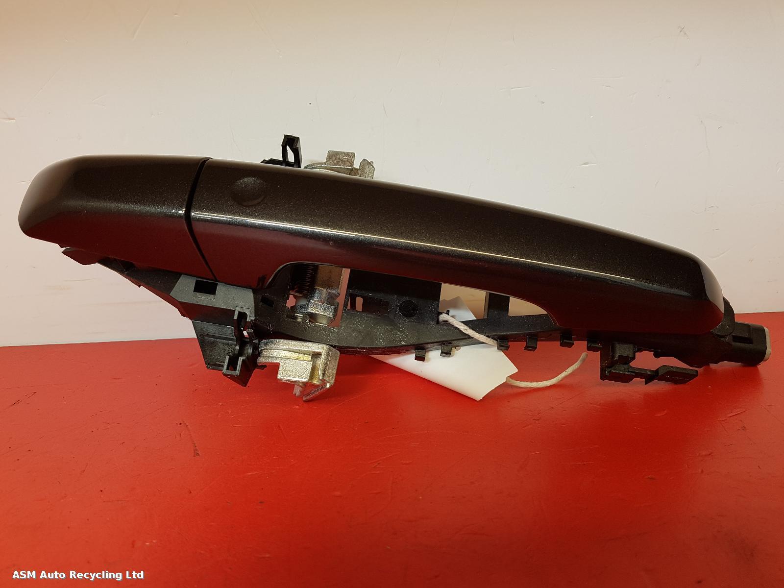 View Auto part Door Handle Land Rover Range Rover 2020