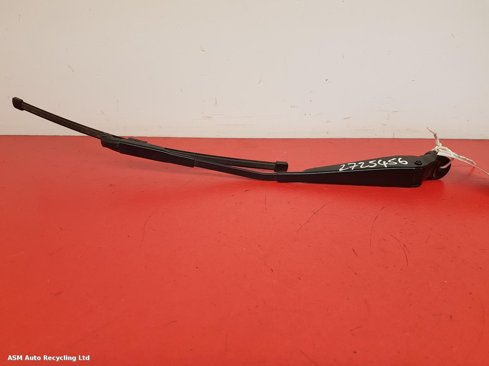 View Auto part Wiper Arm Land Rover Range Rover Velar 2020