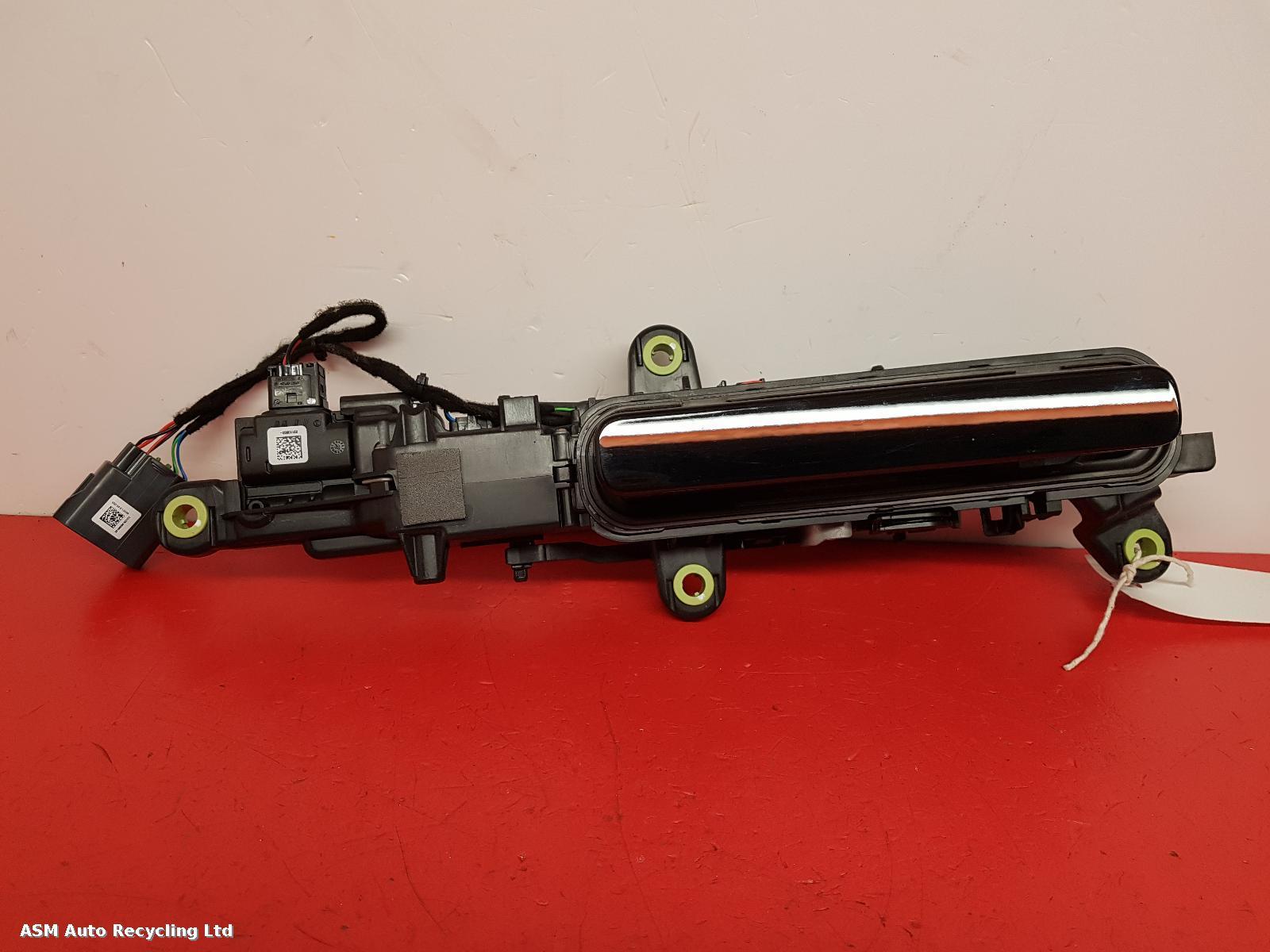 View Auto part Door Handle Land Rover Range Rover Evoque 2020