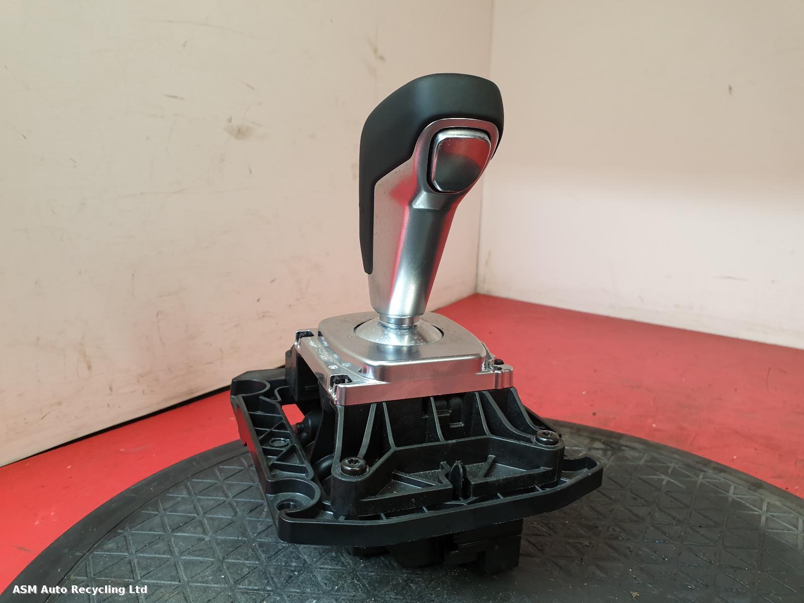 View Auto part Gear Stick/Shifter Land Rover Discovery Sport 2019