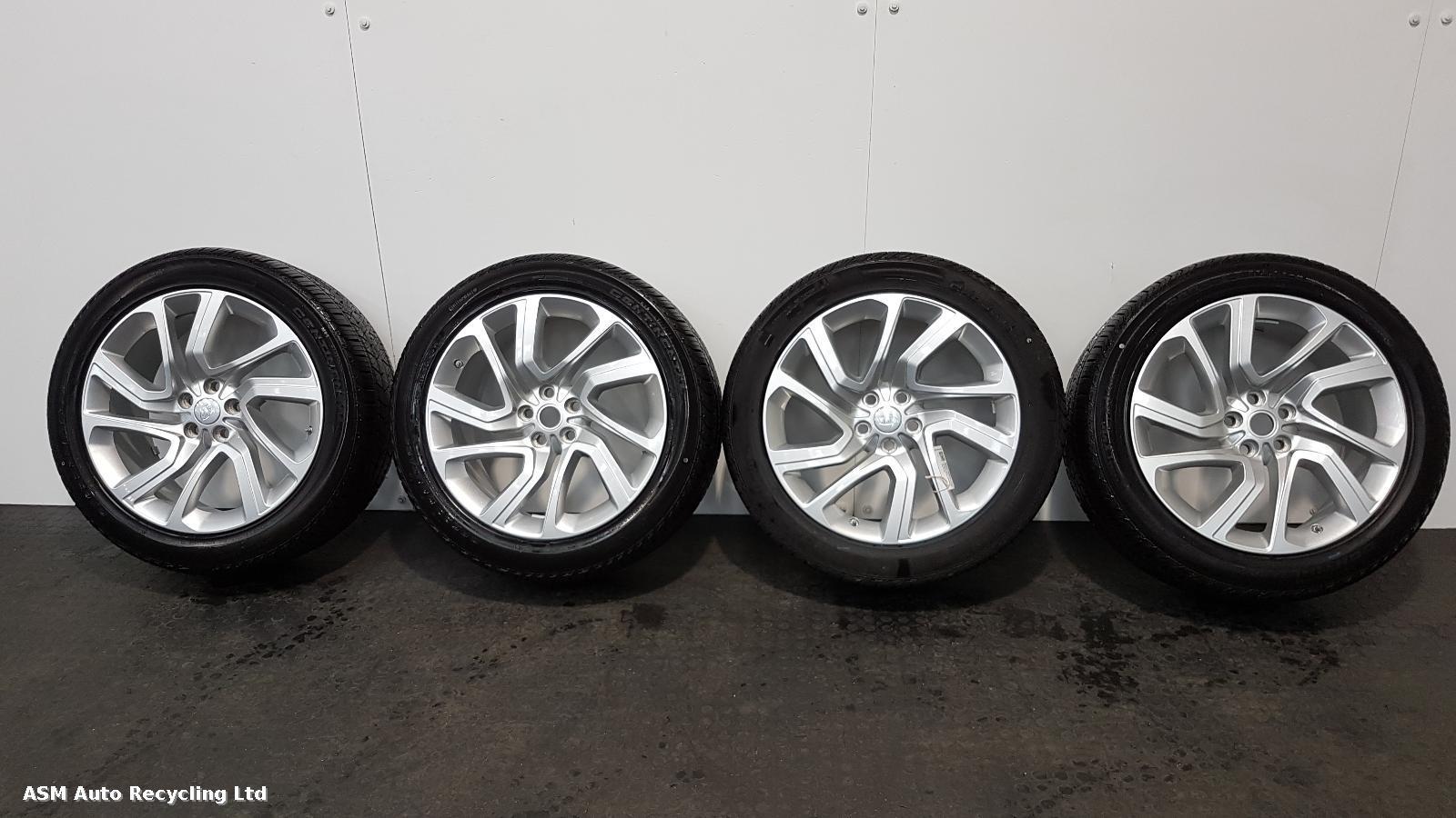 View Auto part Wheel Set Land Rover Range Rover Sport 2020