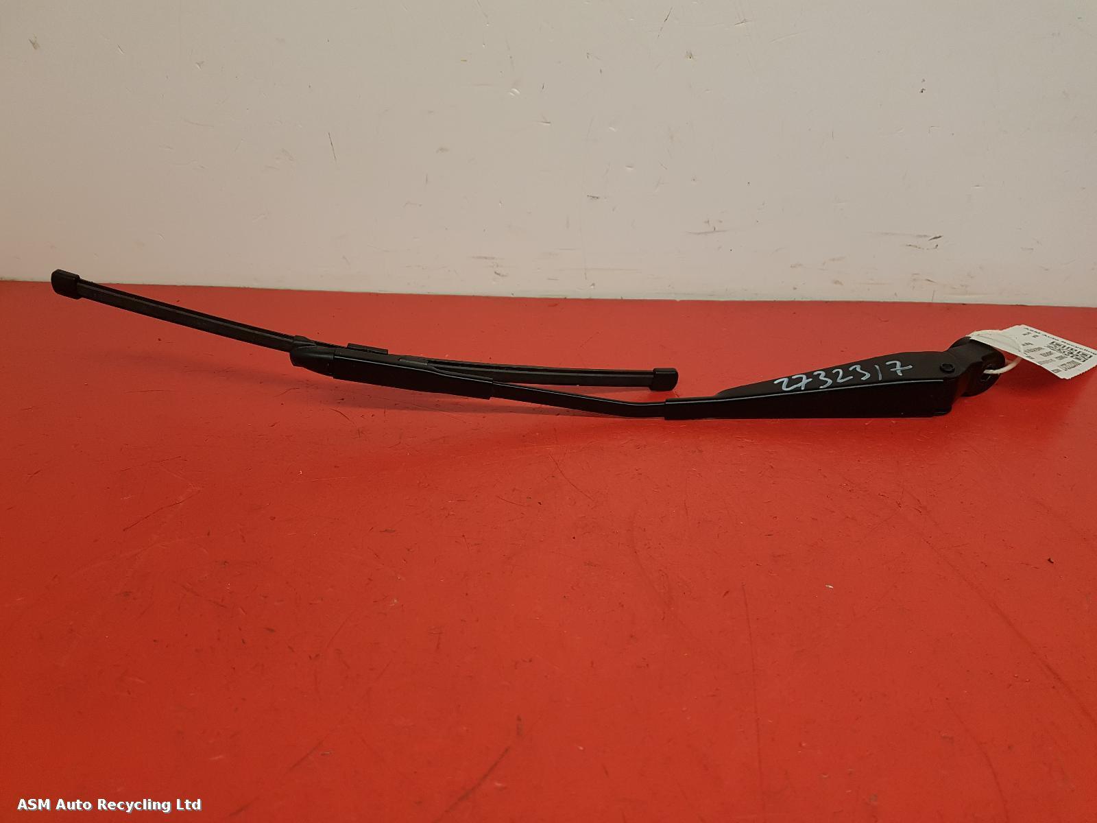 View Auto part Wiper Arm Land Rover Range Rover Velar 2020