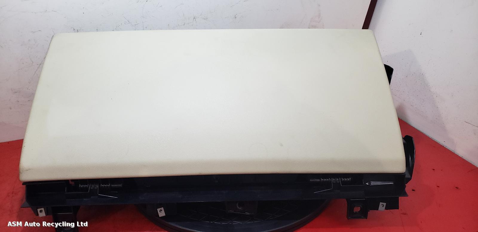 View Auto part Glove Box Land Rover Range Rover 2020