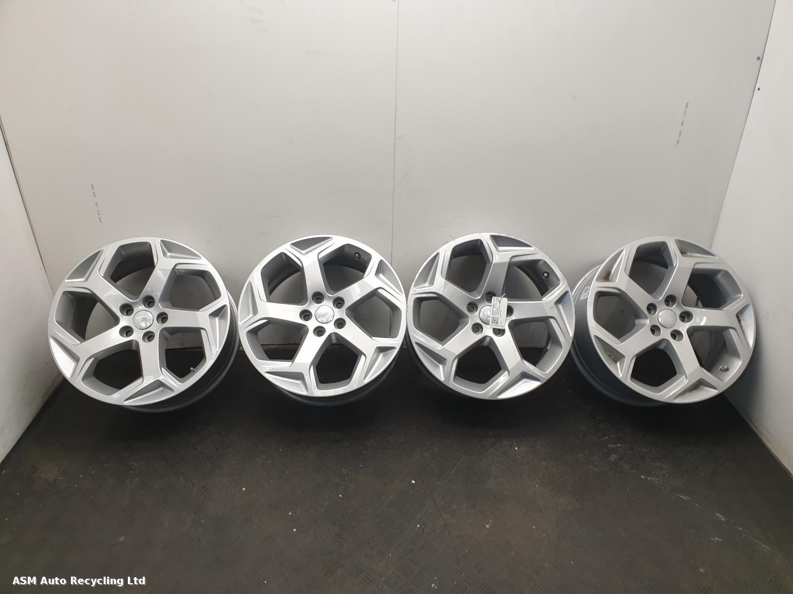 View Auto part Wheel Set Land Rover Range Rover Sport 2020
