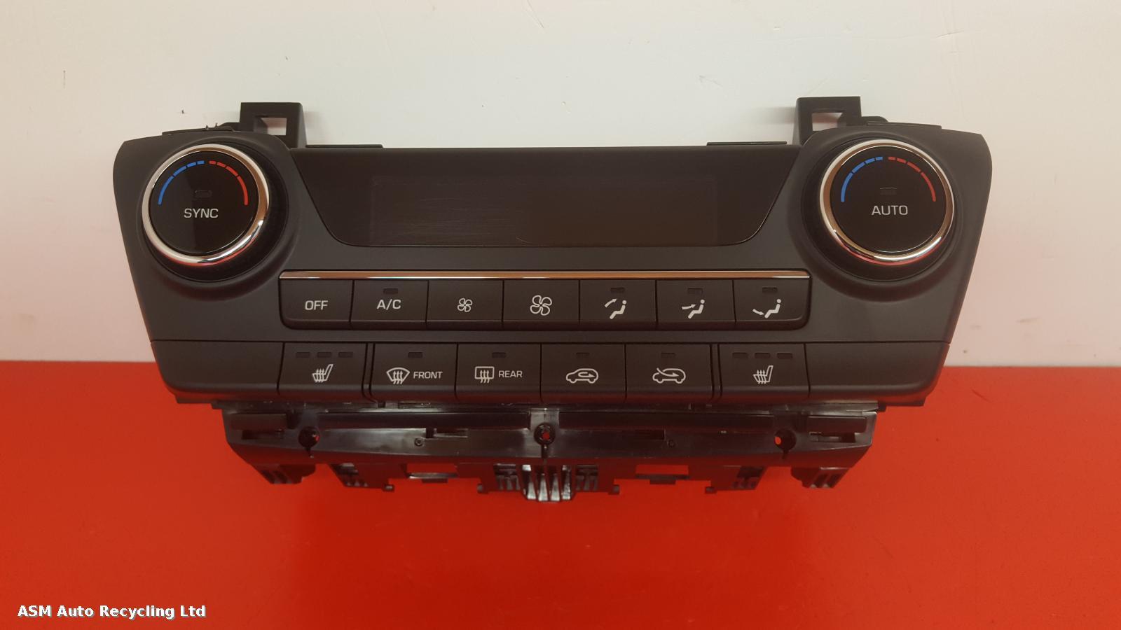 View Auto part Heater/AC Controller Hyundai Tucson 2018