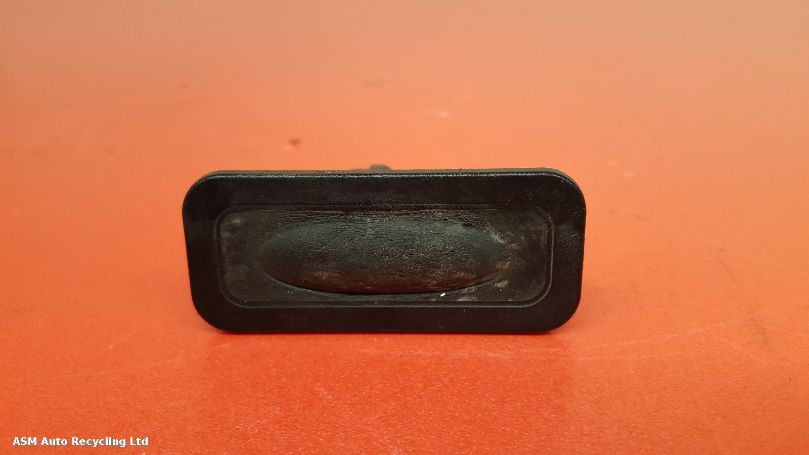 View Auto part Tailgate Handle Renault Megane 2006