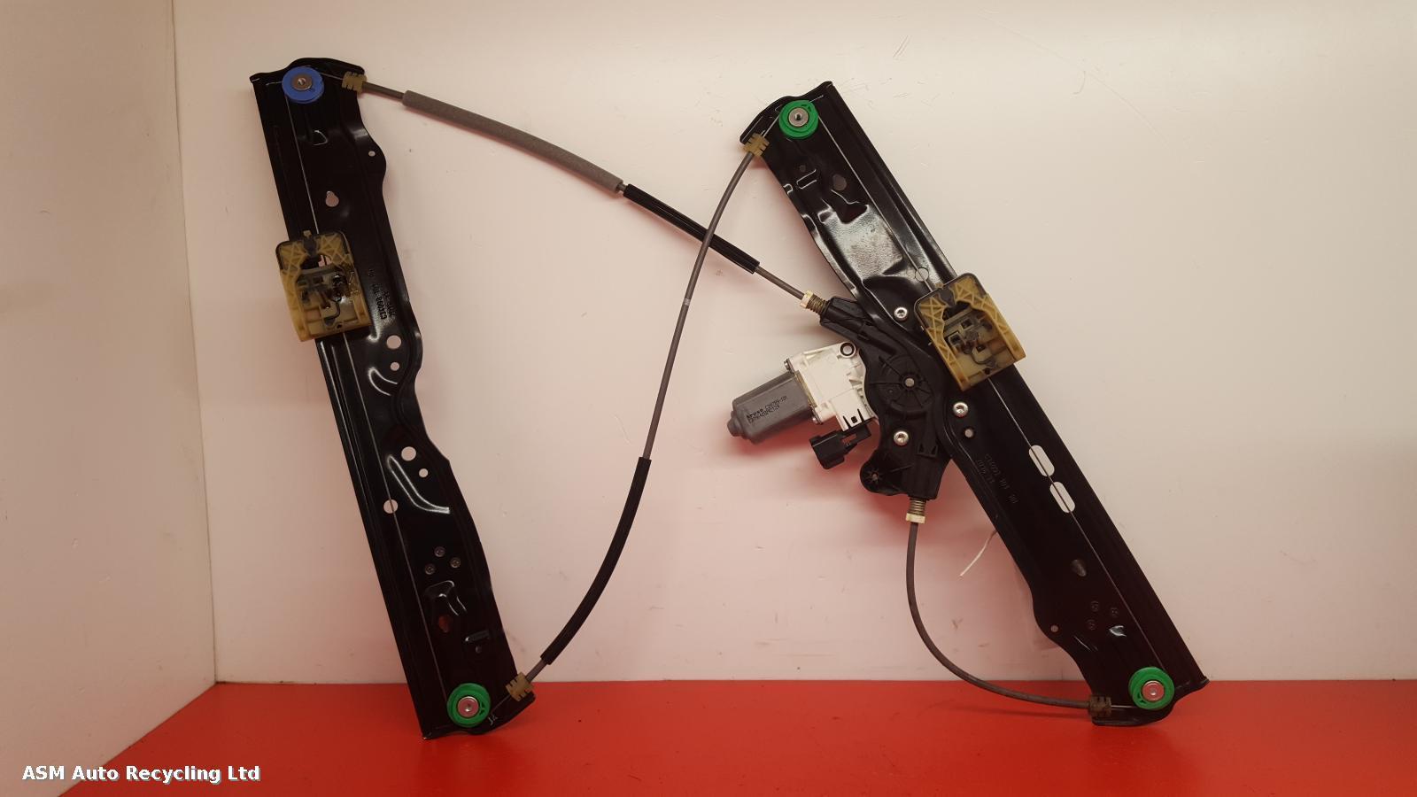 View Auto part RF Window Regulator Jaguar Xe 2017