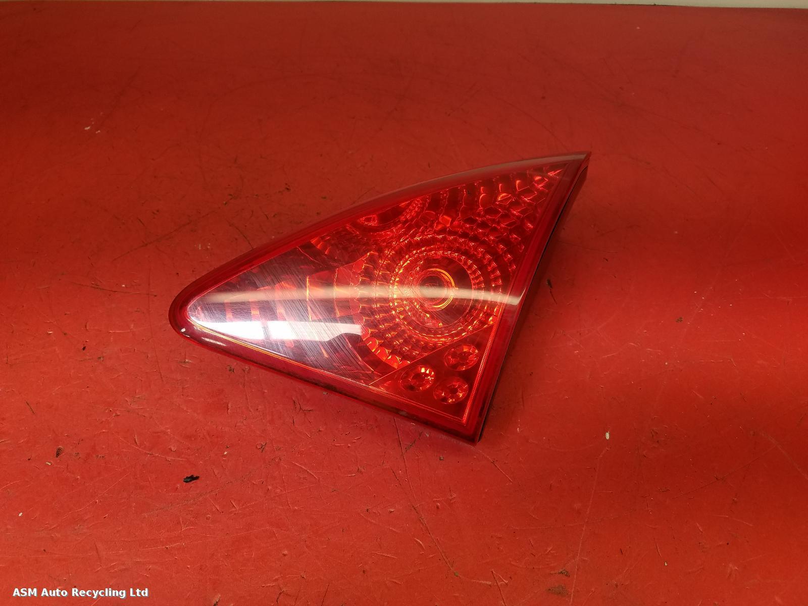 View Auto part R Taillight Peugeot 3008 2011