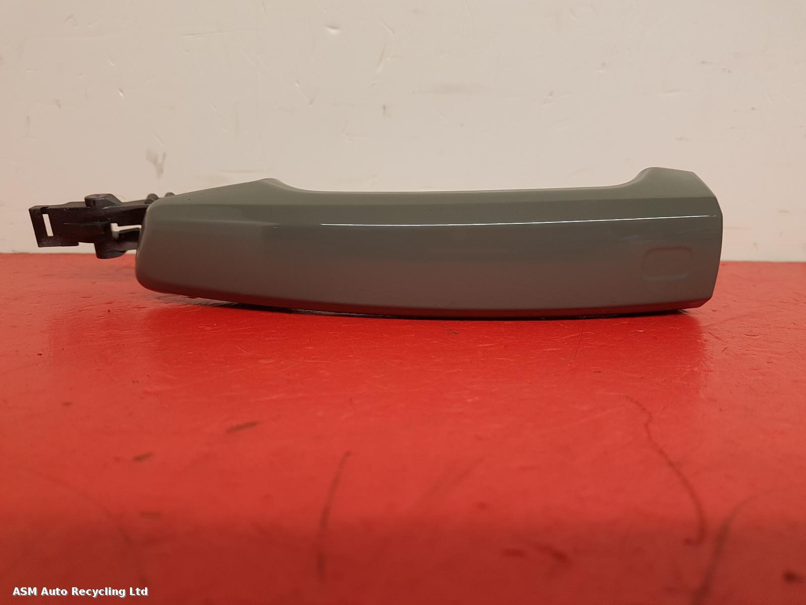 View Auto part Door Handle Audi Q2 2017