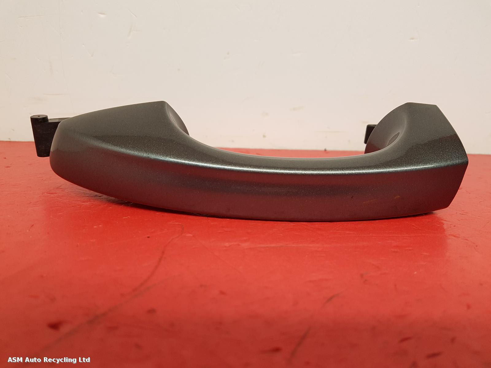 View Auto part Door Handle Volkswagen Golf 2017