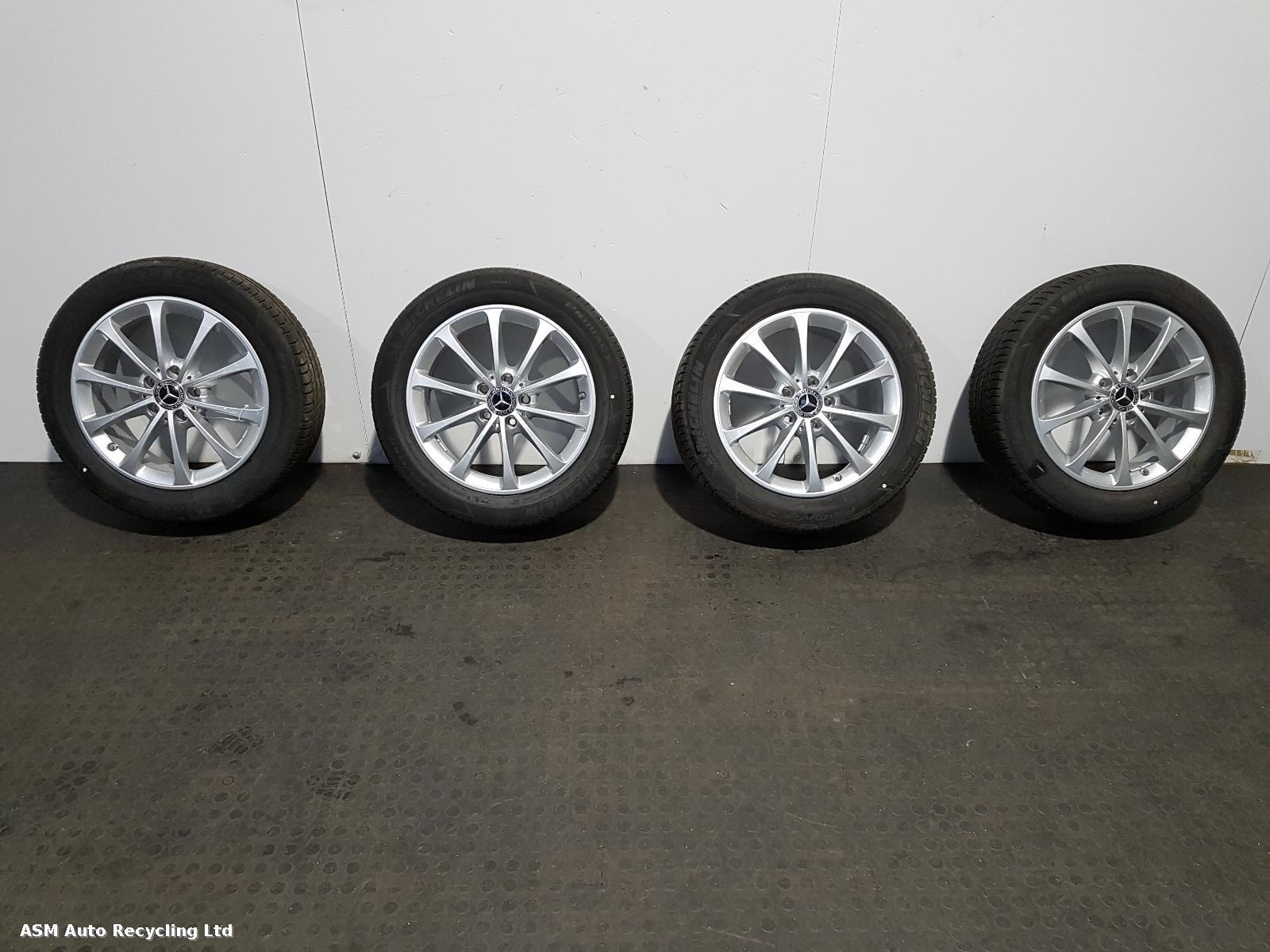 View Auto part Wheel Set Mercedes A Class 2020