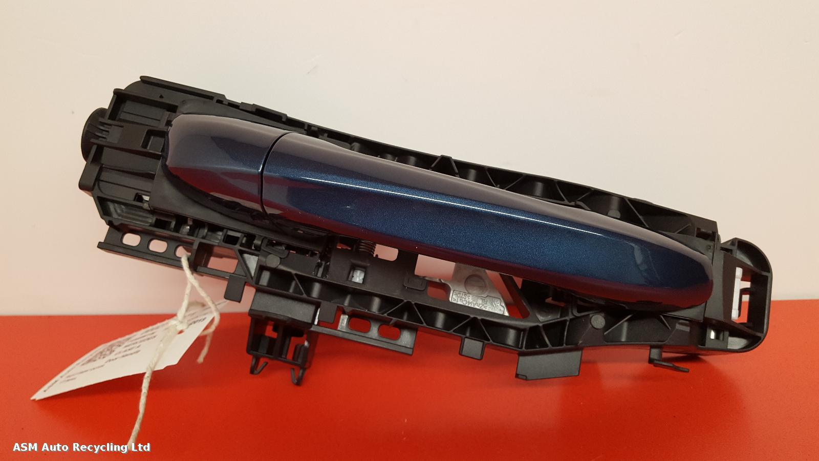 View Auto part Door Handle Mercedes A Class 2019