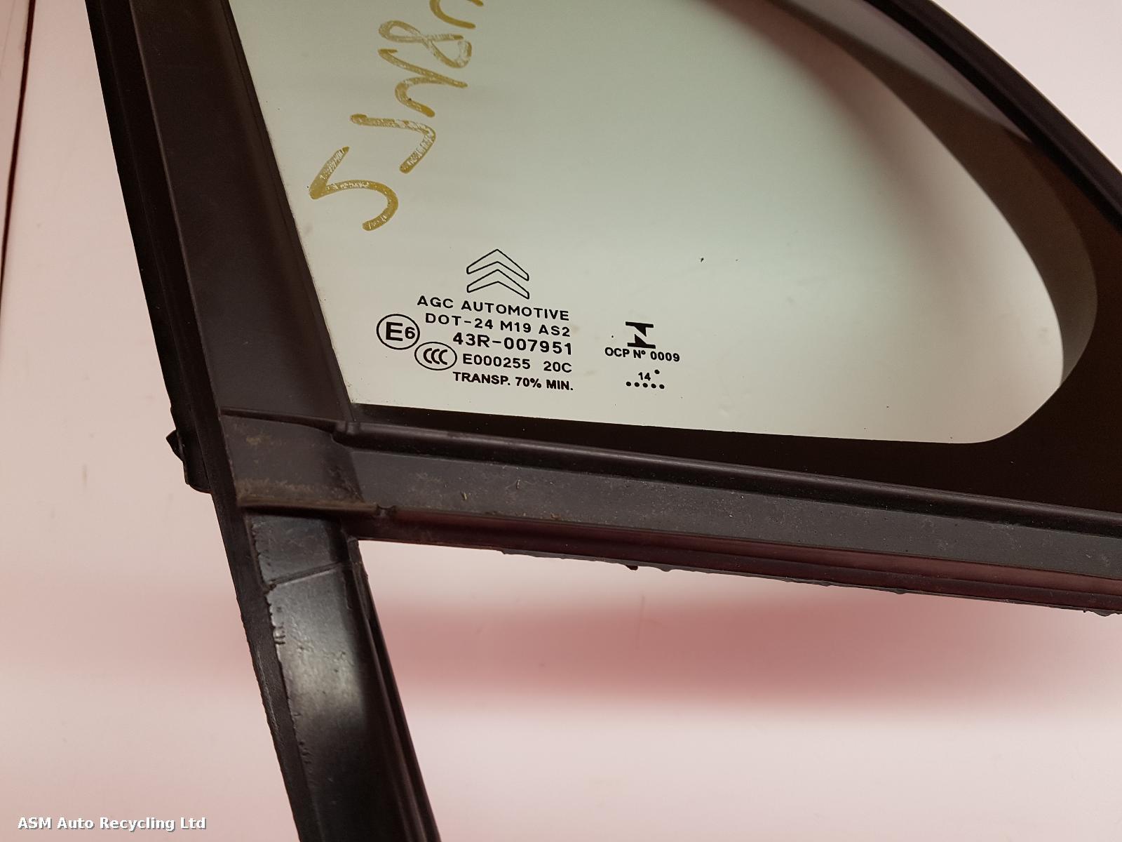 View Auto part RF Quarter Light Citroen C3 2015