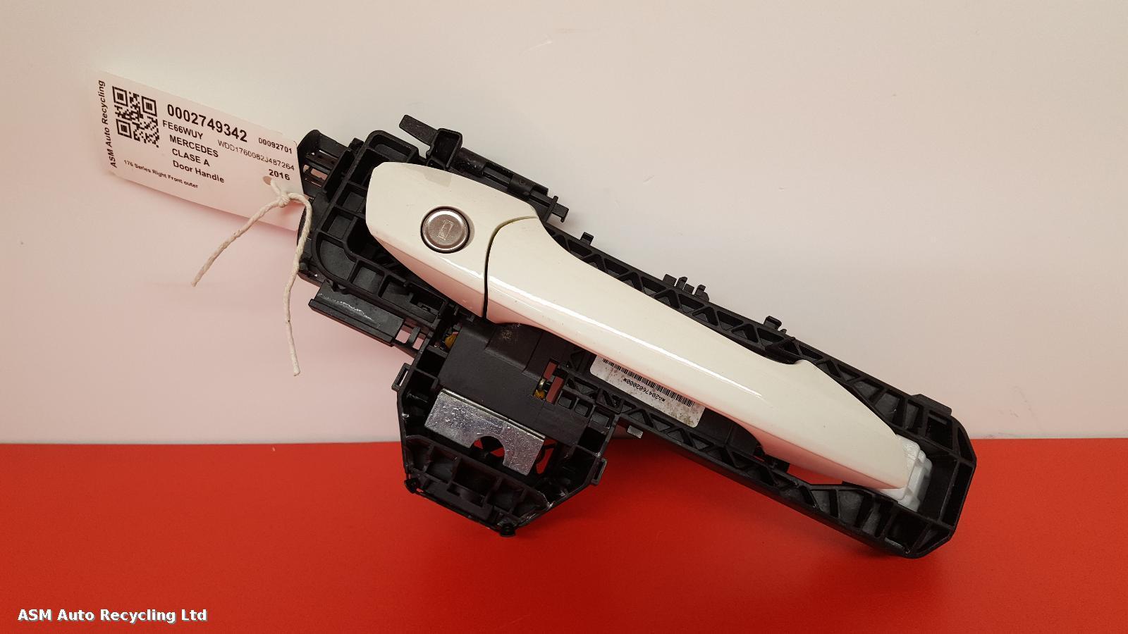 View Auto part Door Handle Mercedes A Class 2016
