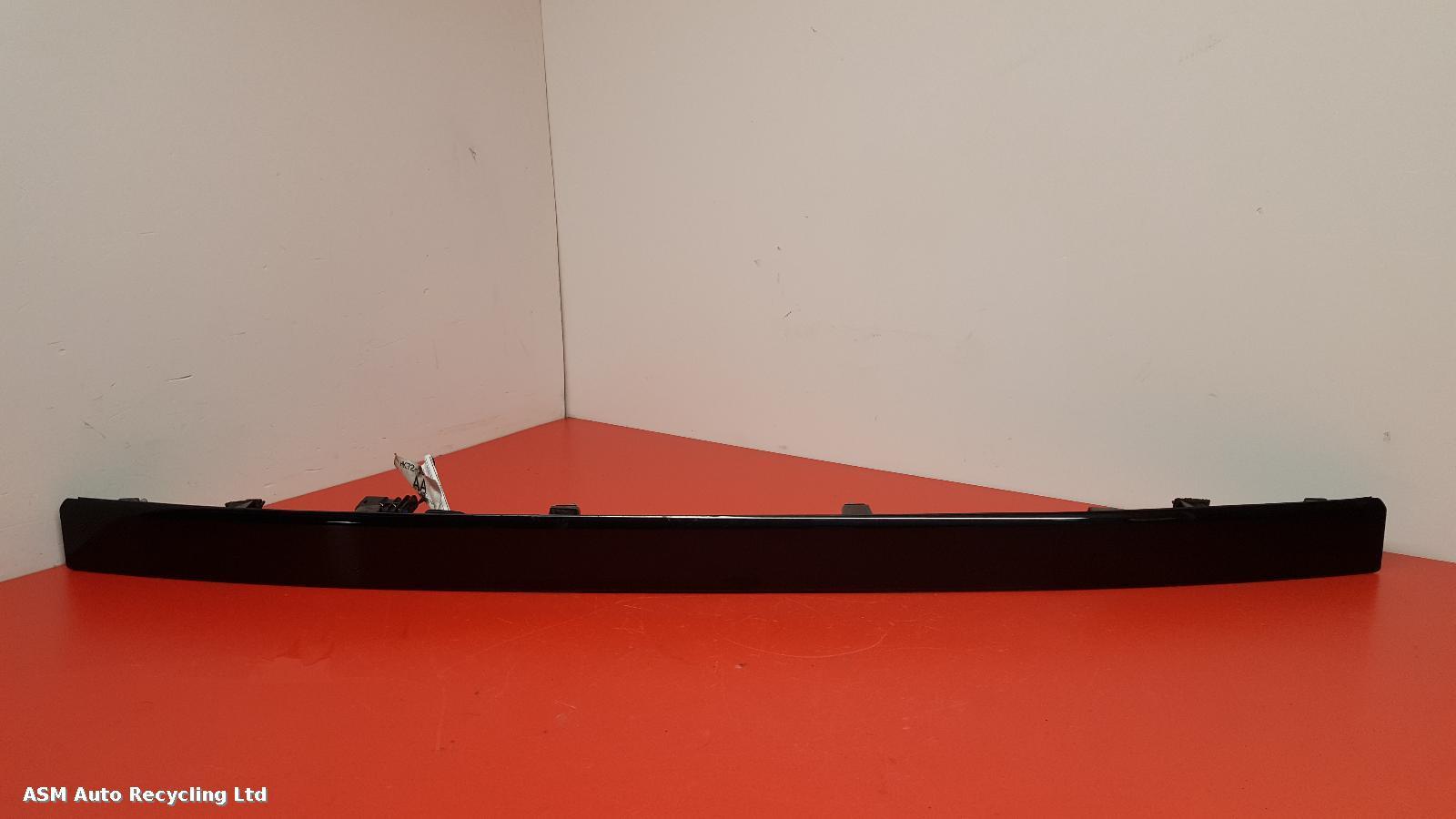 View Auto part Tailgate Handle Land Rover Discovery 2017