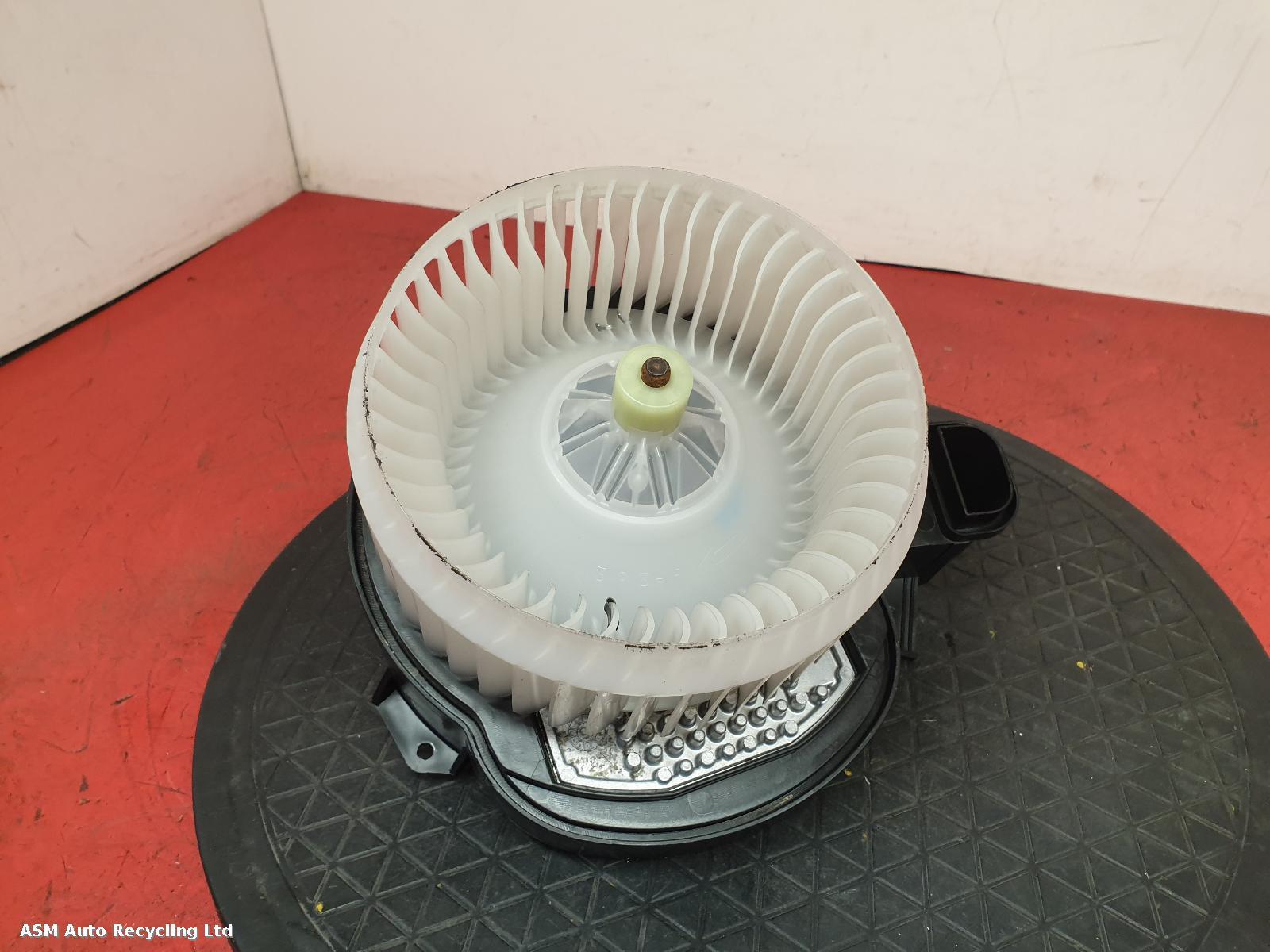 View Auto part Heater Motor/Assembly Jaguar Xe 2015