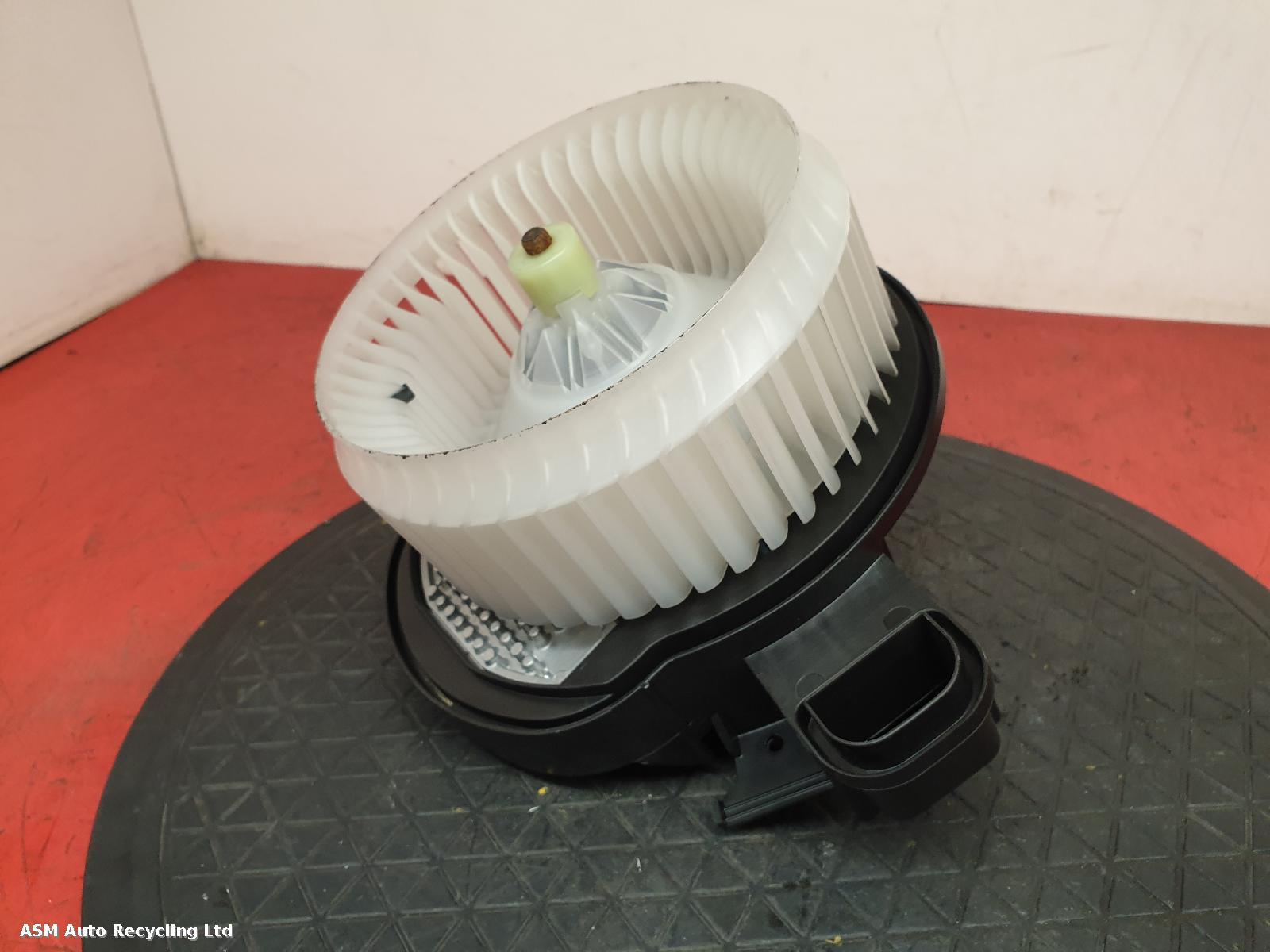 View Auto part Heater Motor/Assembly Jaguar Xe 2015