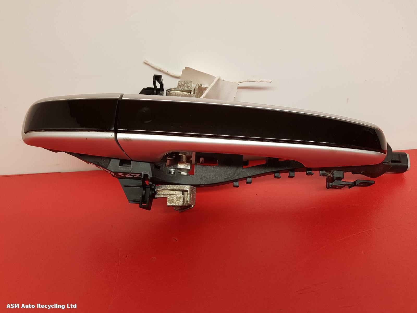 View Auto part Door Handle Land Rover Range Rover 2019