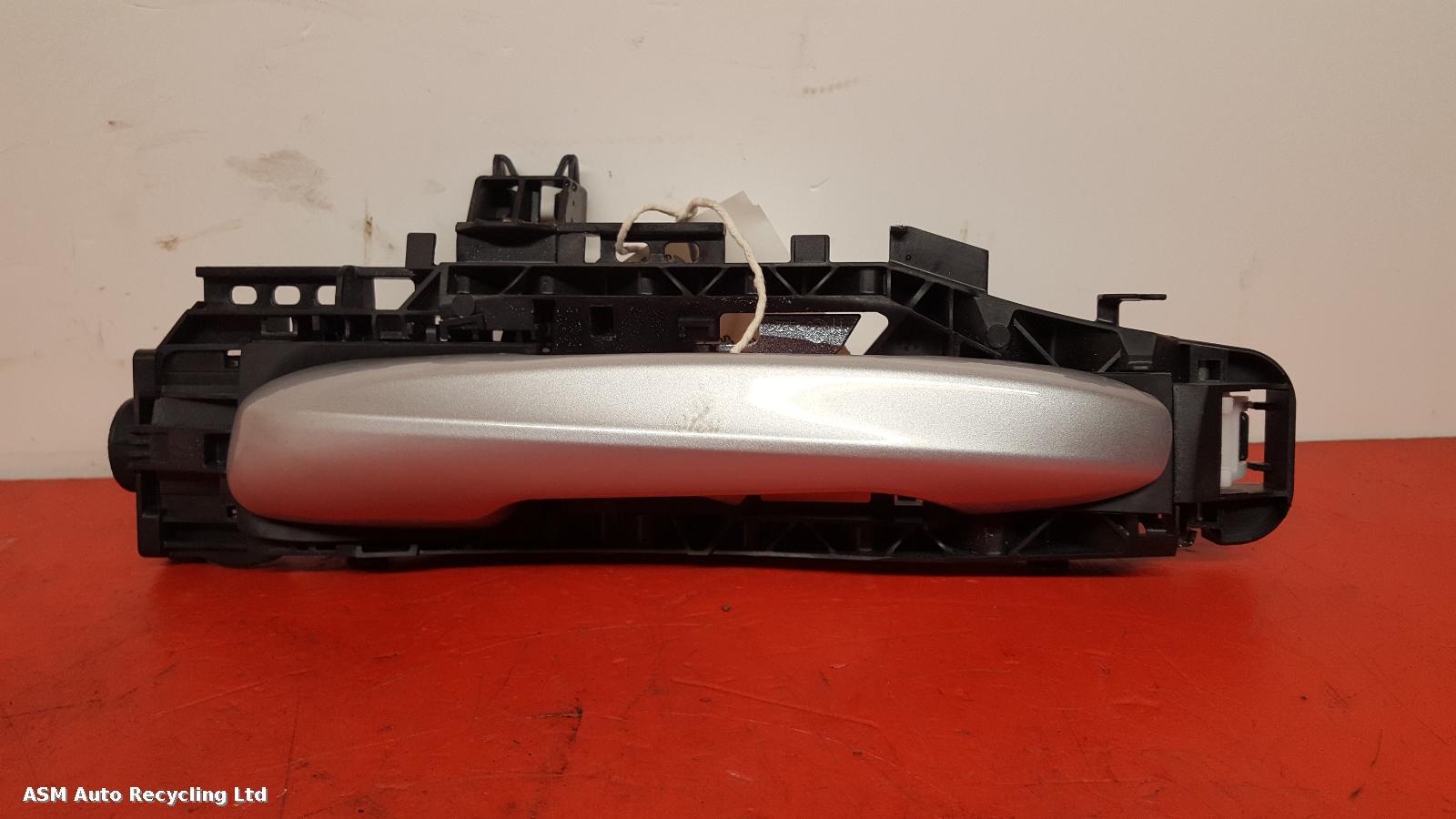 View Auto part Door Handle Mercedes C Class 2019