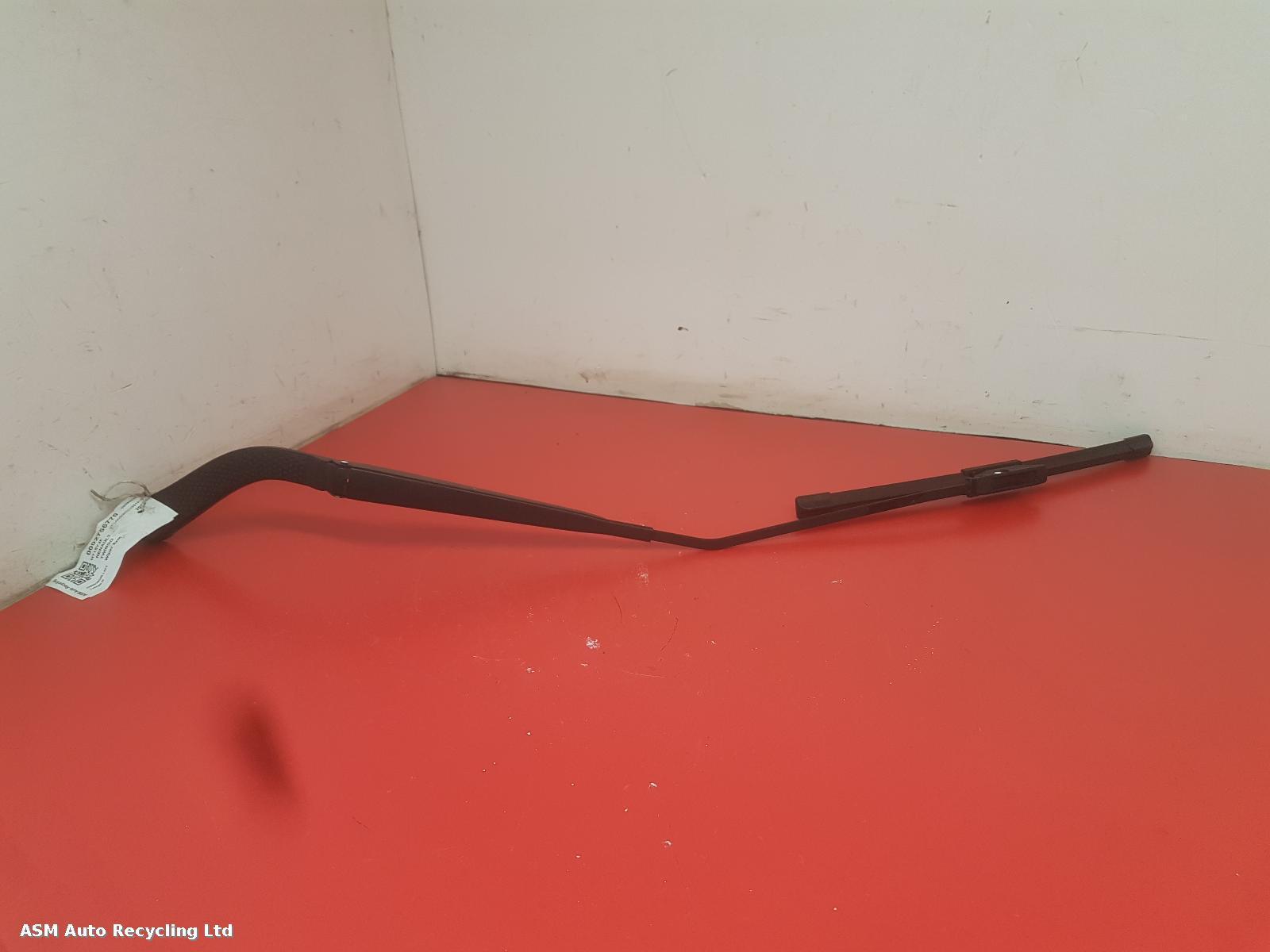 View Auto part Wiper Arm Renault Twingo 2015