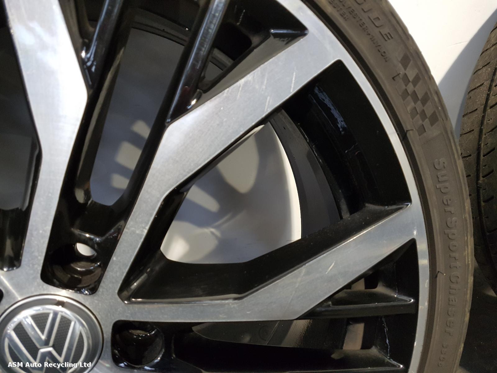 View Auto part Wheel Set Volkswagen Golf 2016