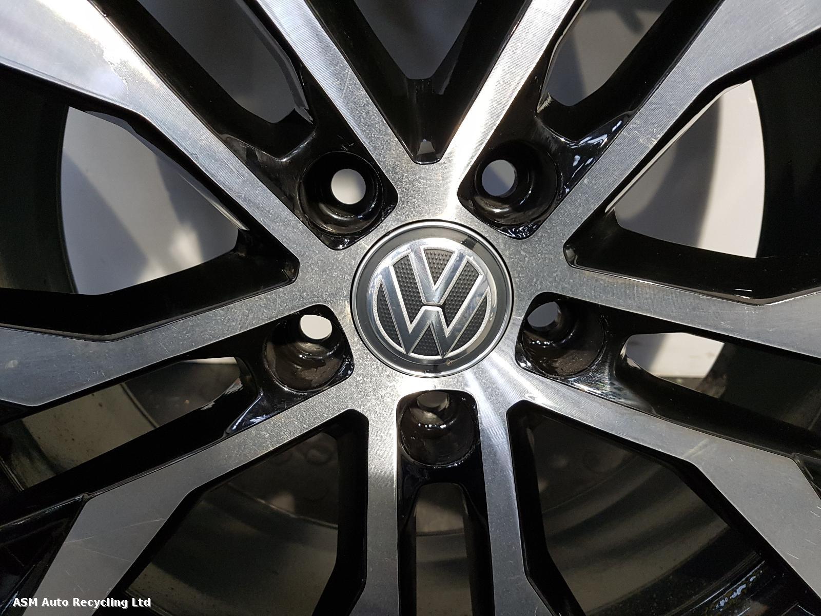 View Auto part Wheel Set Volkswagen Golf 2016