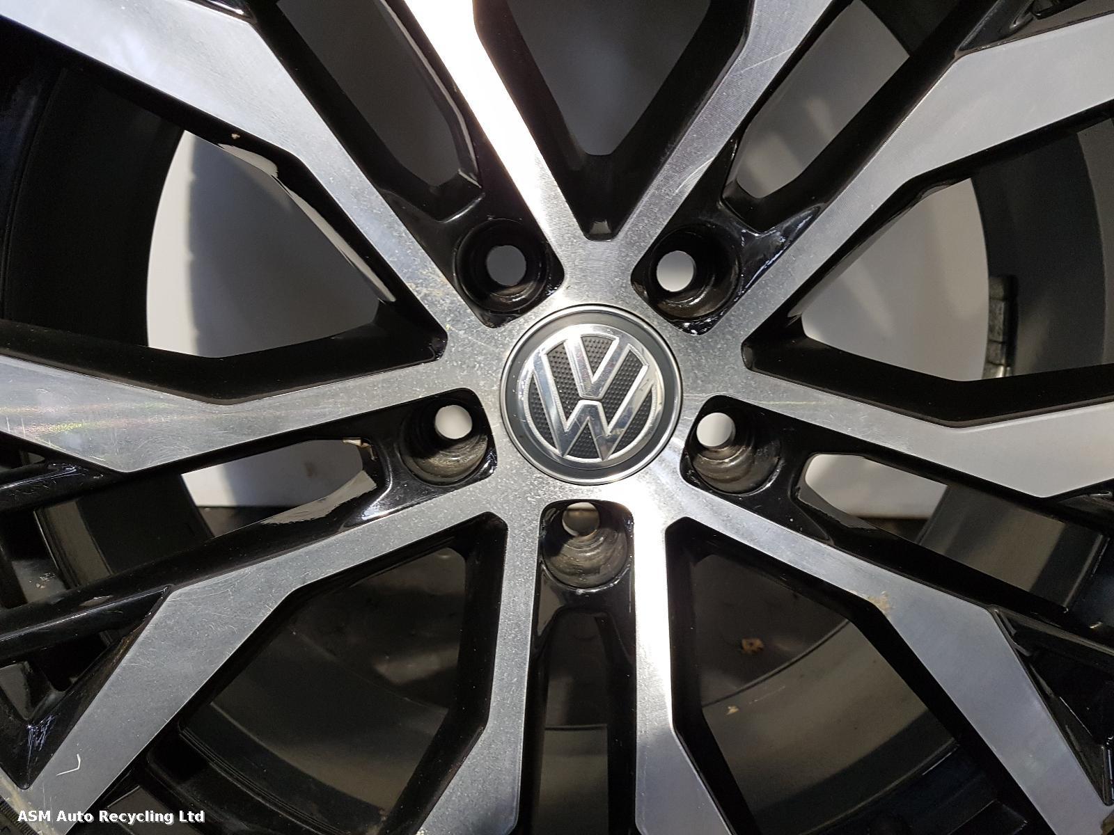 View Auto part Wheel Set Volkswagen Golf 2016