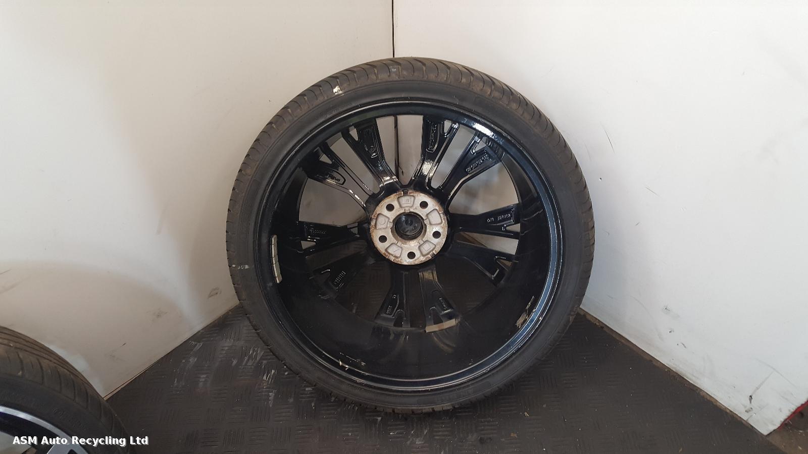 View Auto part Wheel Set Volkswagen Golf 2016
