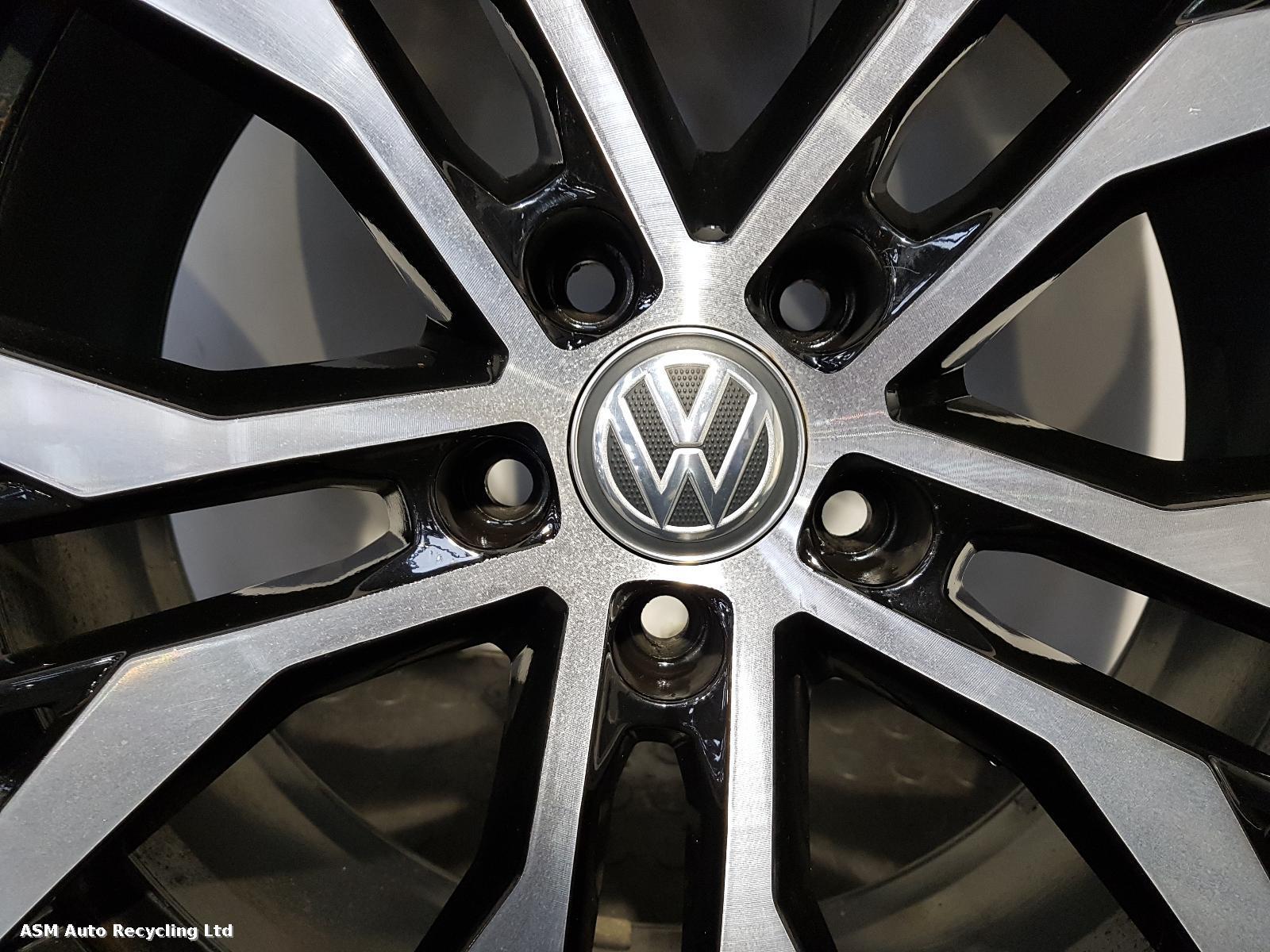 View Auto part Wheel Set Volkswagen Golf 2016