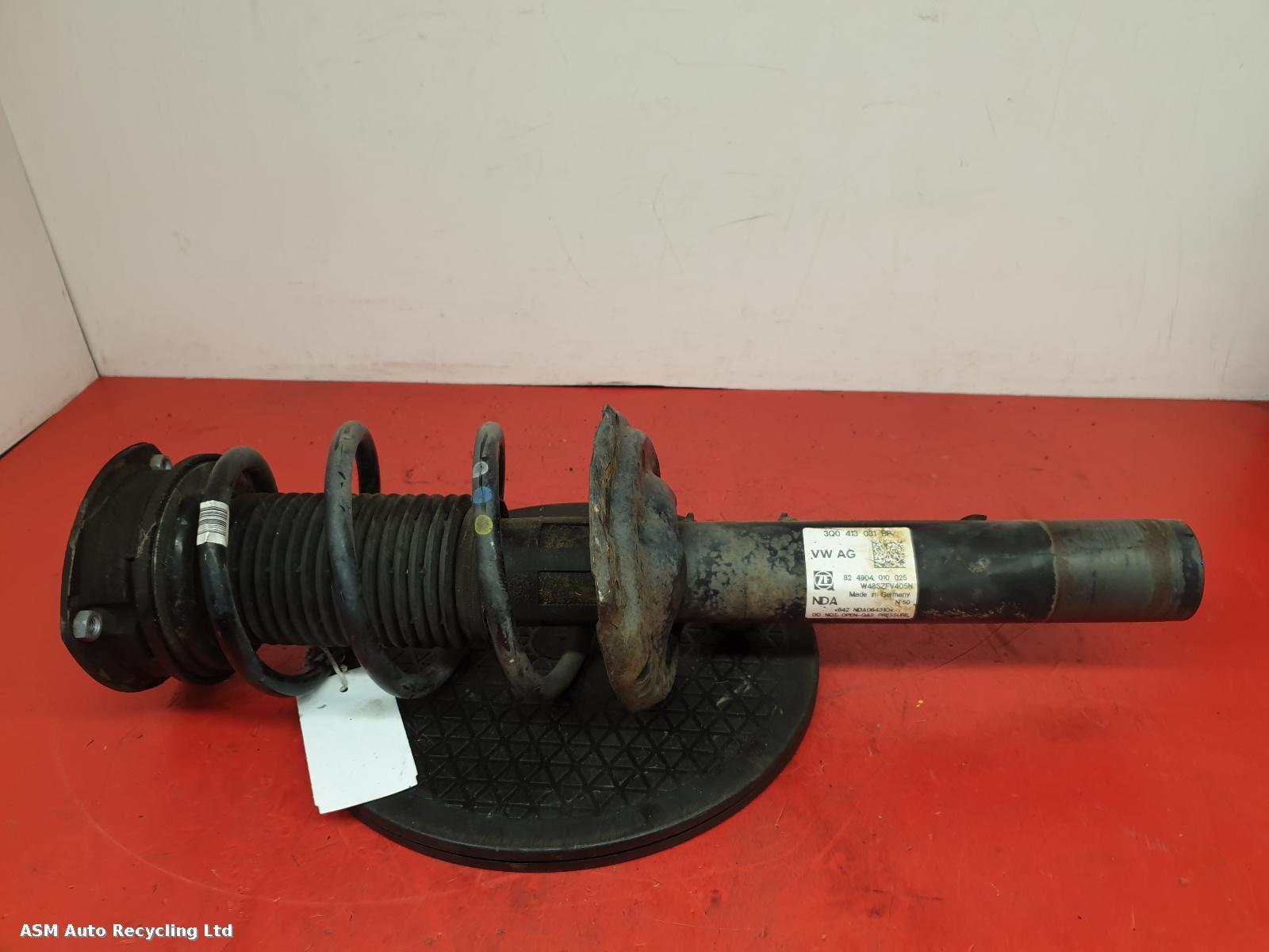 View Auto part RF Strut Volkswagen Passat 2019