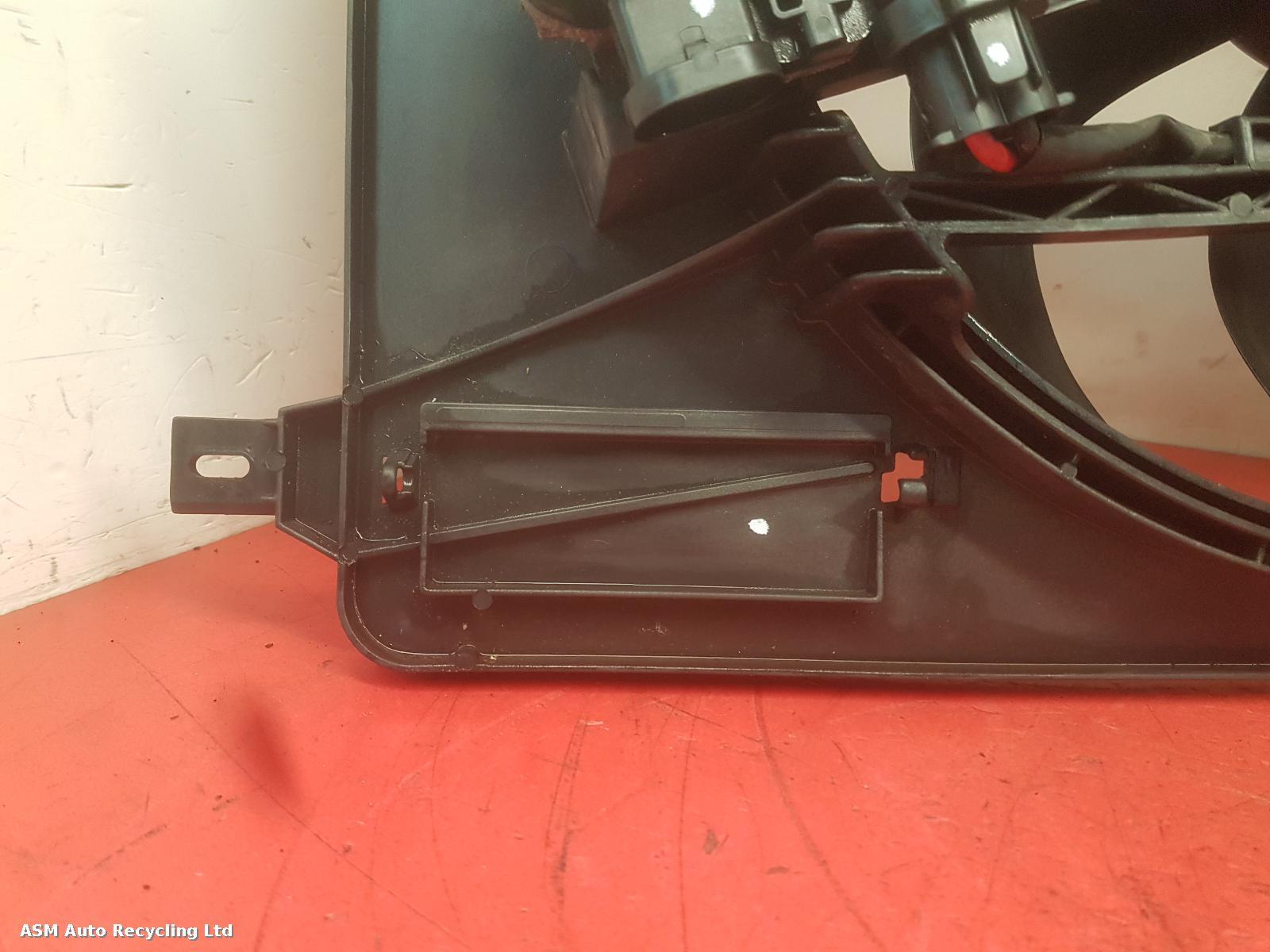 View Auto part Engine Cooling Motor Ford Kuga 2011
