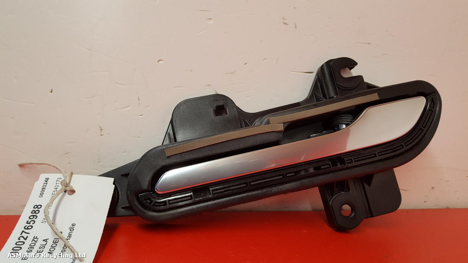 View Auto part Door Handle Tesla Model 3 2019