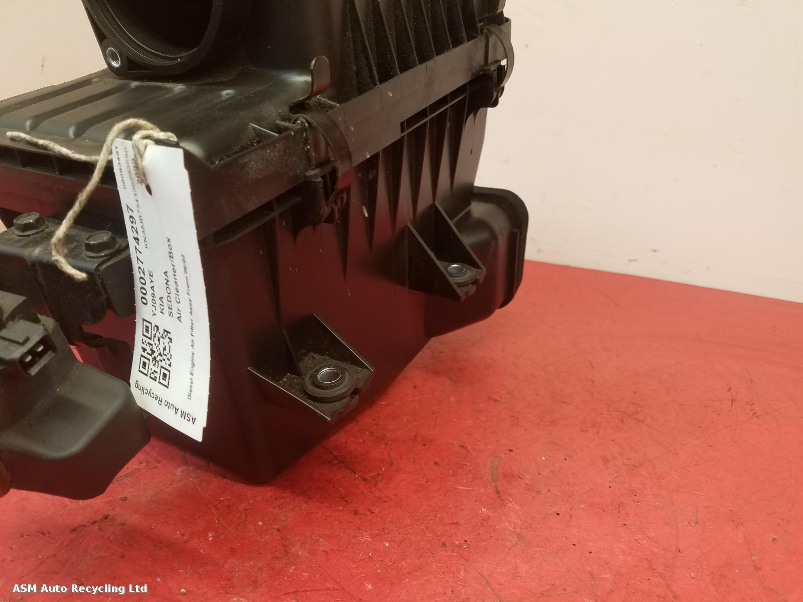 View Auto part Air Cleaner/Box Kia Sedona 2009
