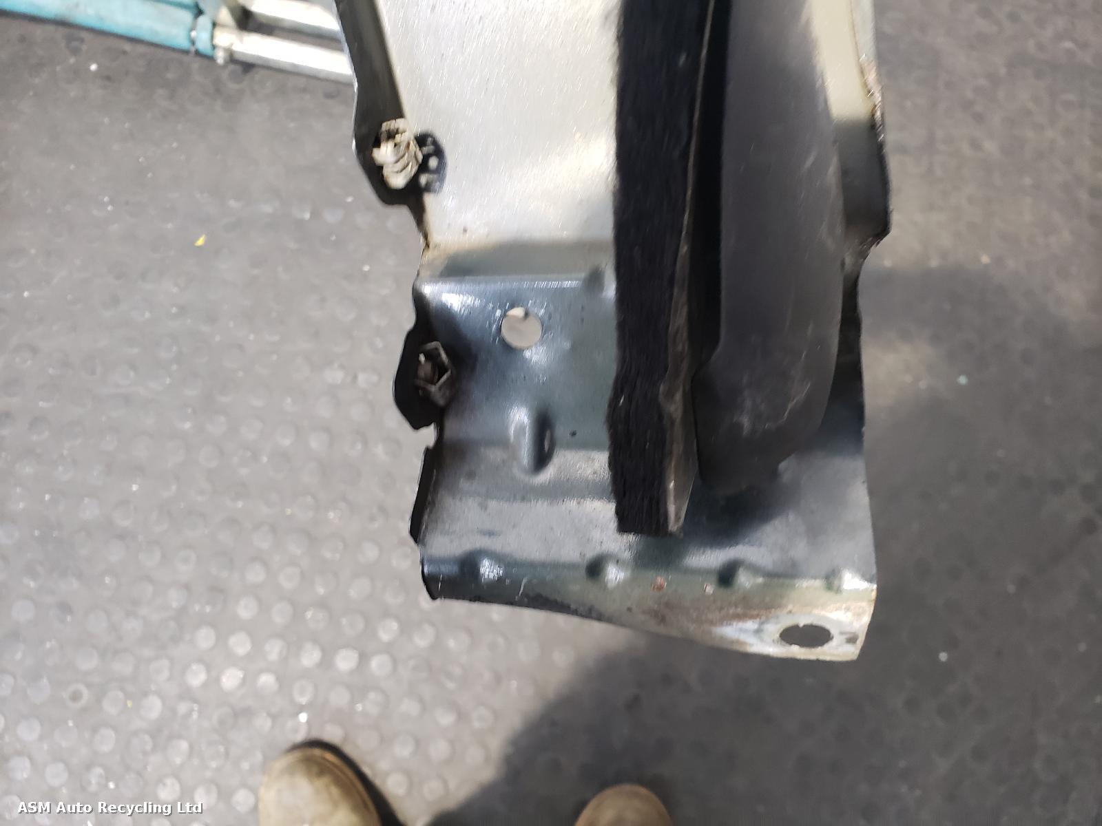 View Auto part R Wing Vauxhall Ampera 2012