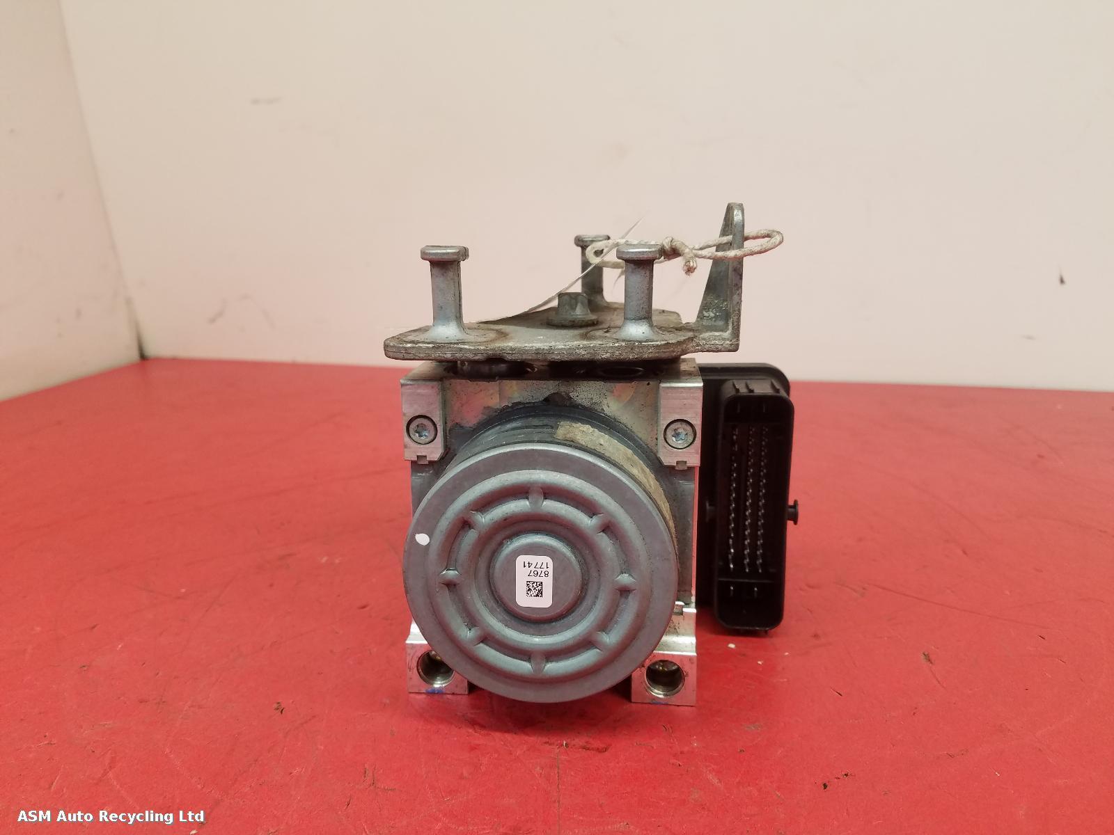 View Auto part ABS Pump/Modulator Mercedes C Class 2014