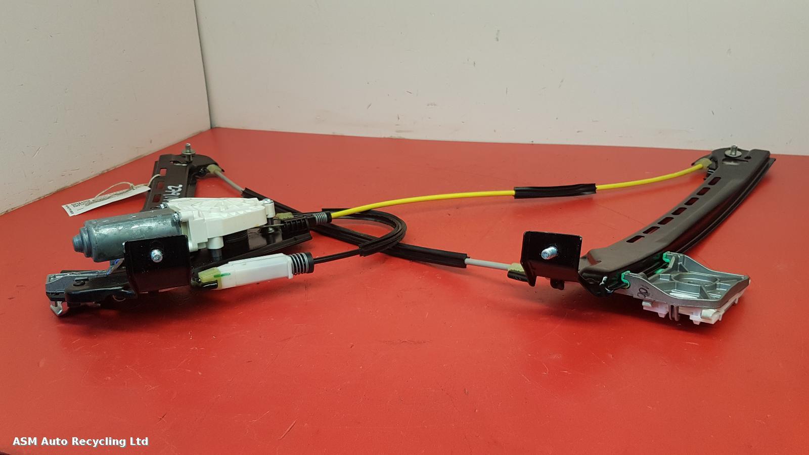 View Auto part RF Window Regulator Mclaren 570gt 2017