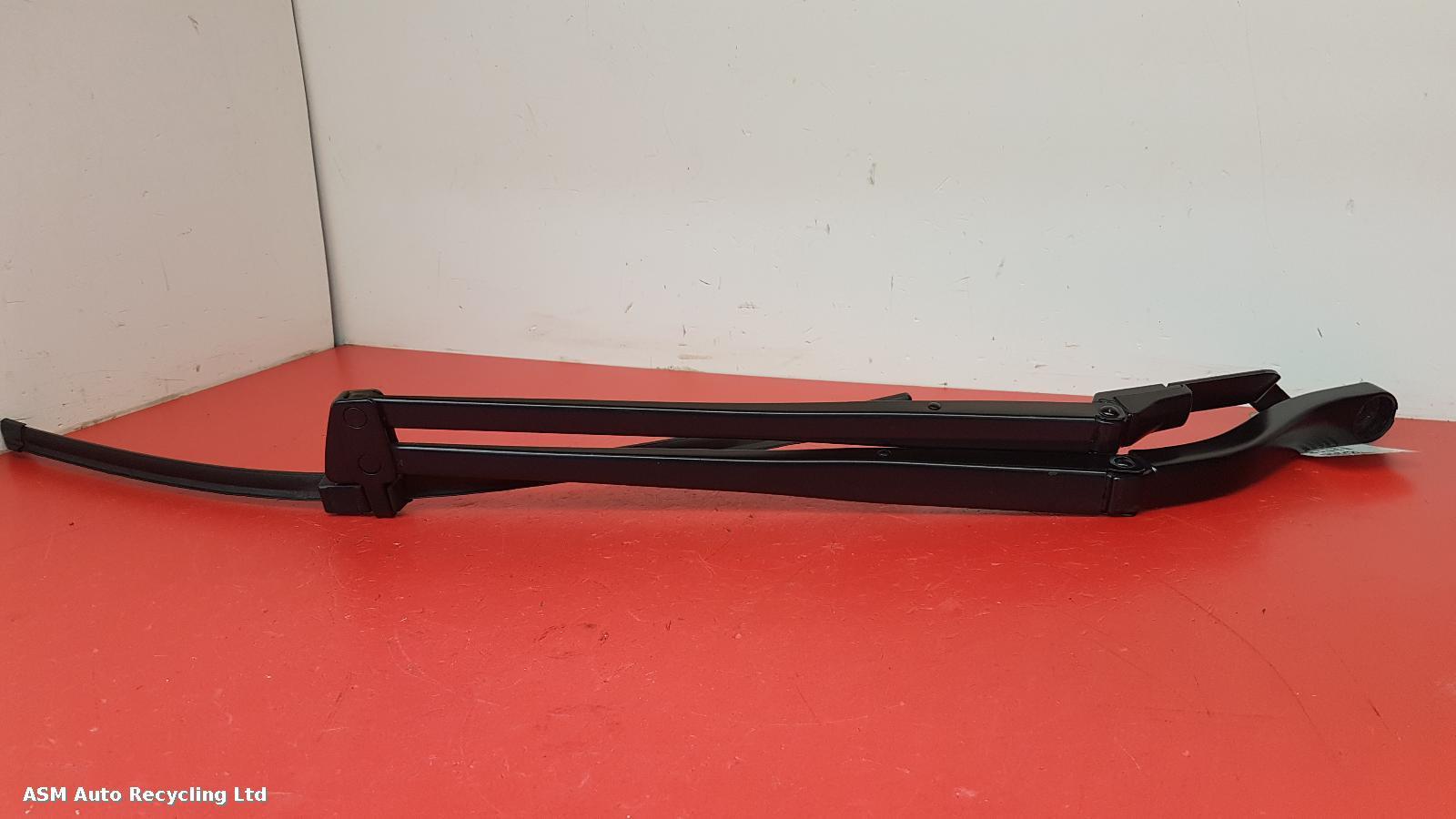 View Auto part Wiper Arm Mclaren 570gt 2017