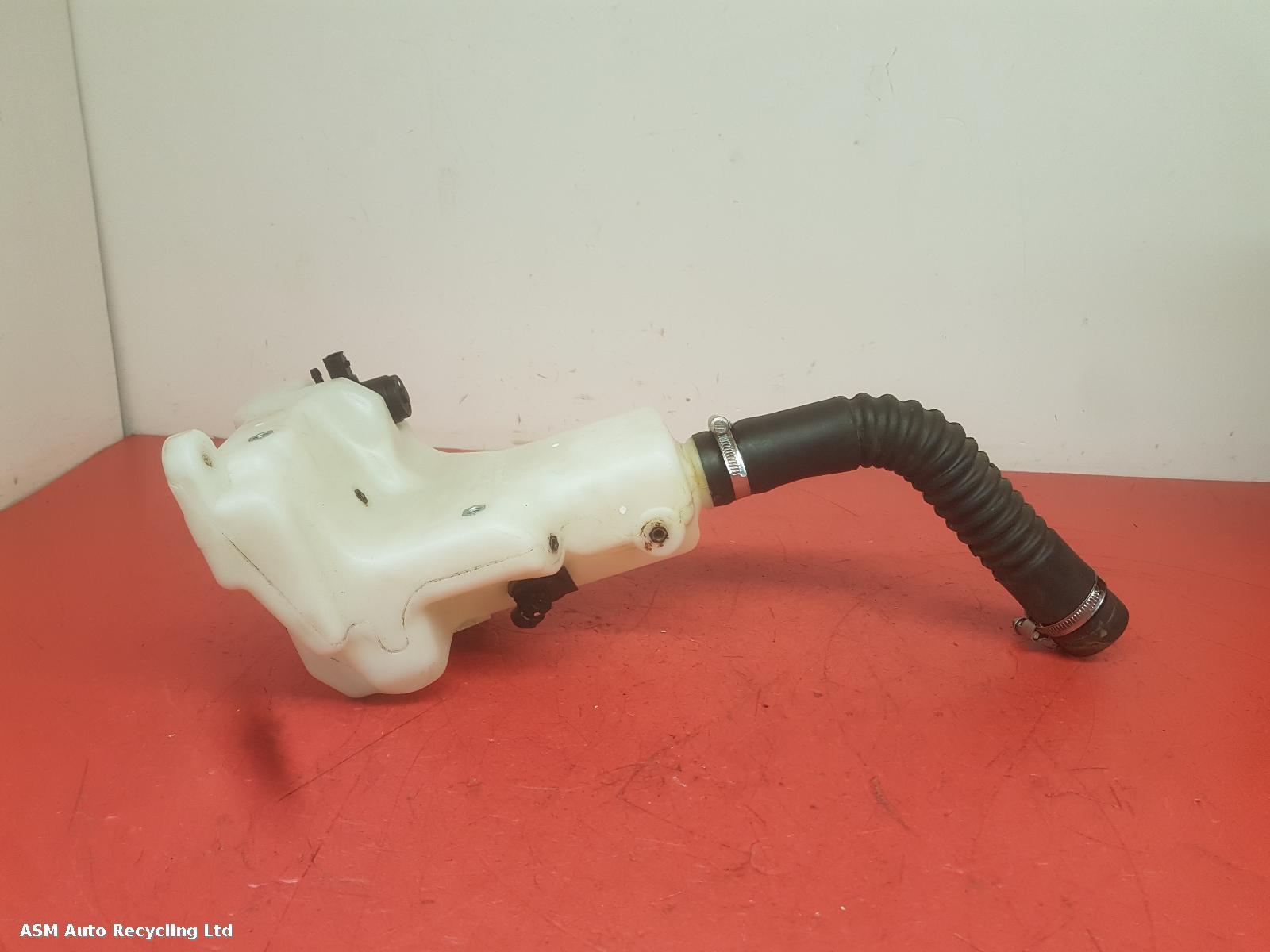 View Auto part Washer Bottle Mclaren 570gt 2017