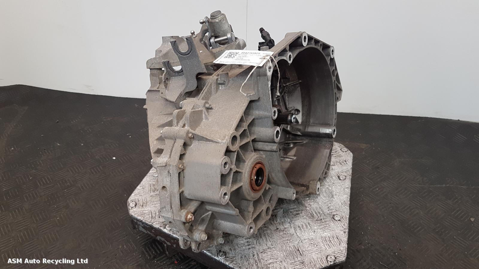 View Auto part Gearbox Vauxhall Astra 2011